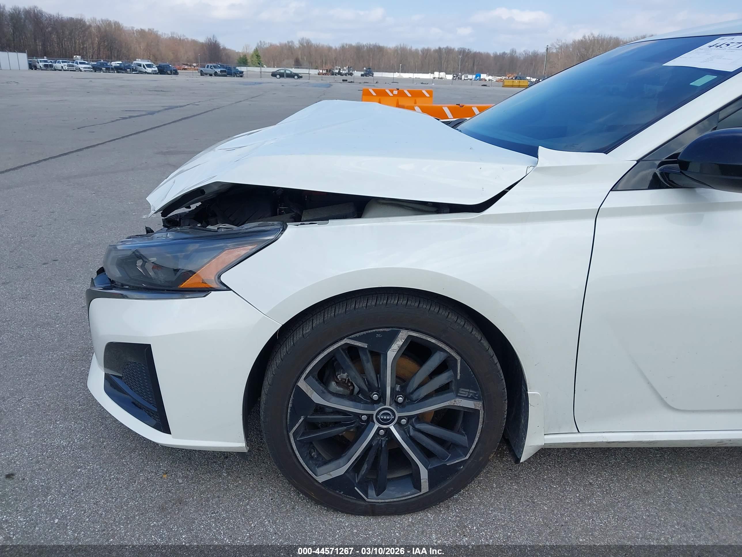 NISSAN ALTIMA image 6