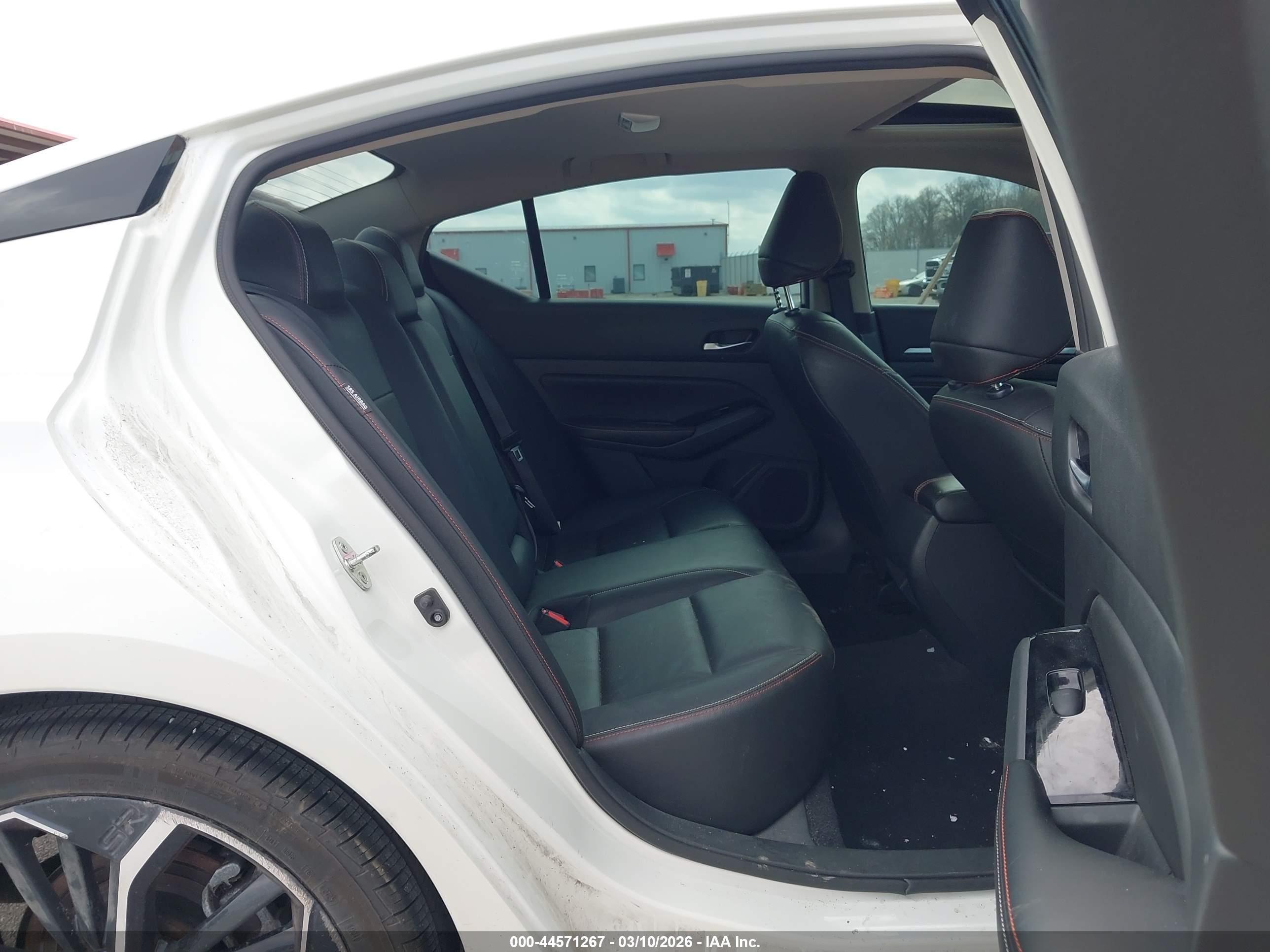 NISSAN ALTIMA image 8