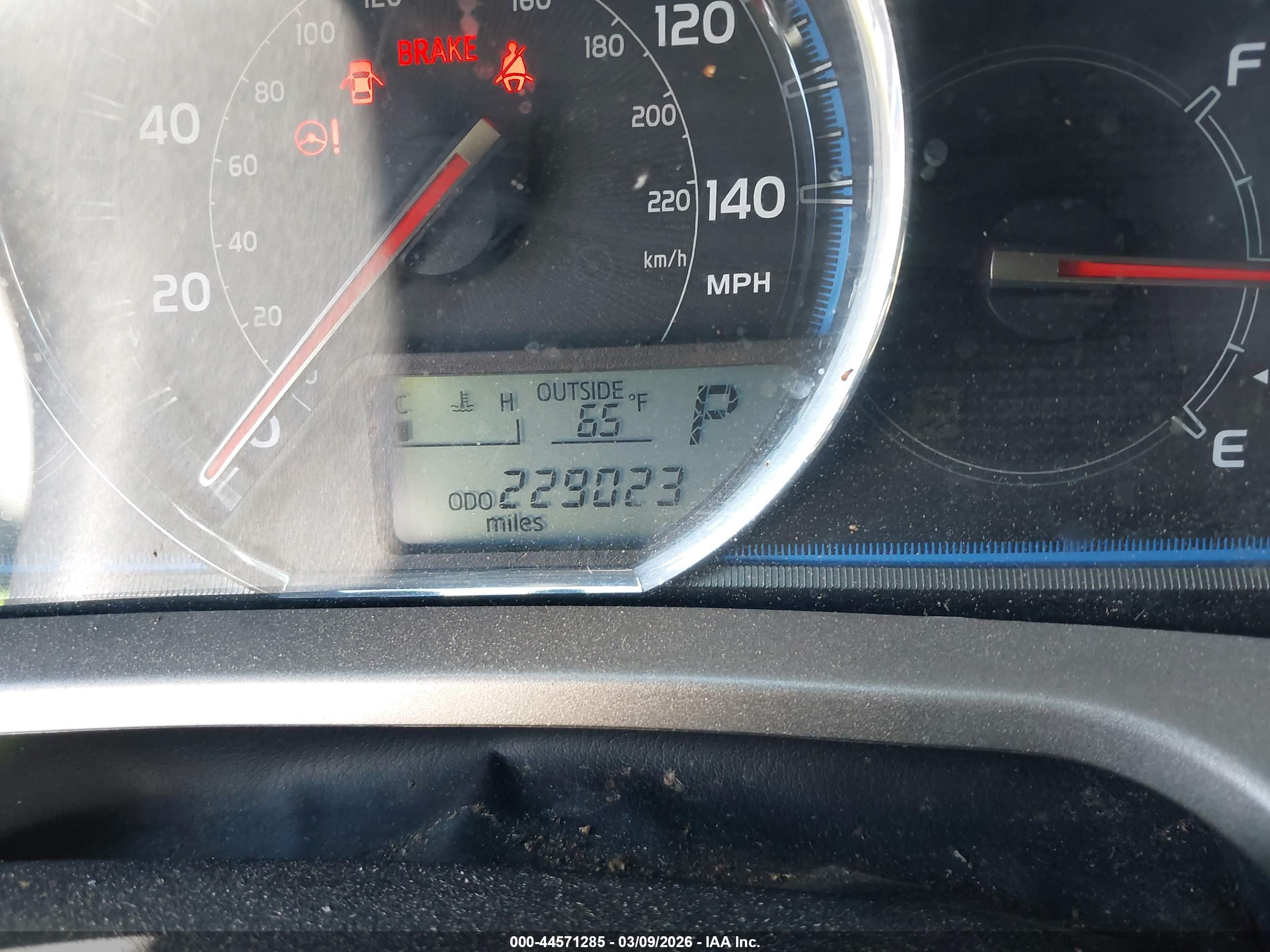 TOYOTA RAV4 image 7