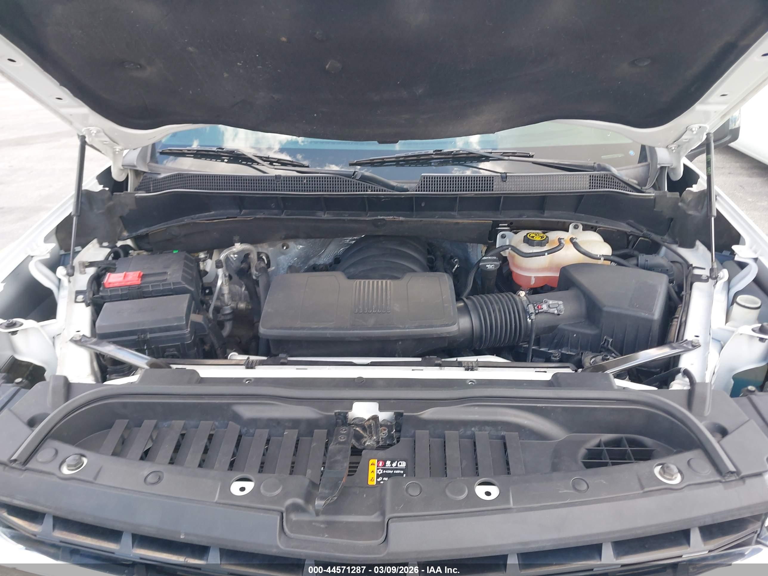 CHEVROLET SILVERADO image 10