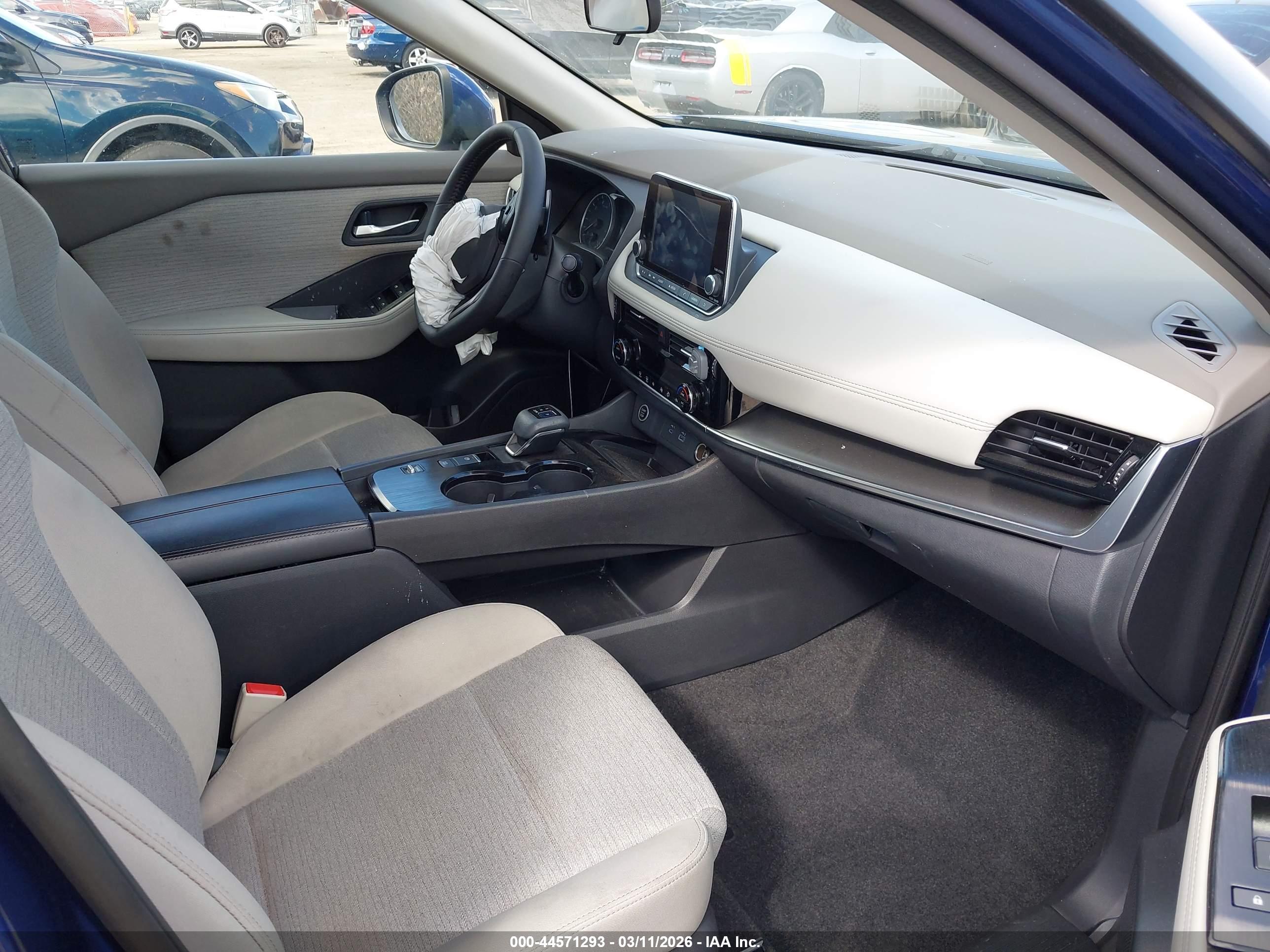 NISSAN ROGUE image 5