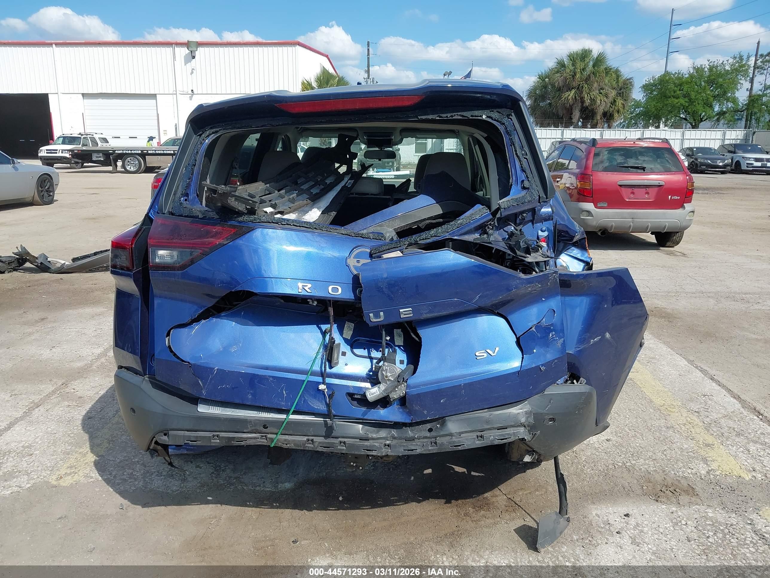 NISSAN ROGUE image 6