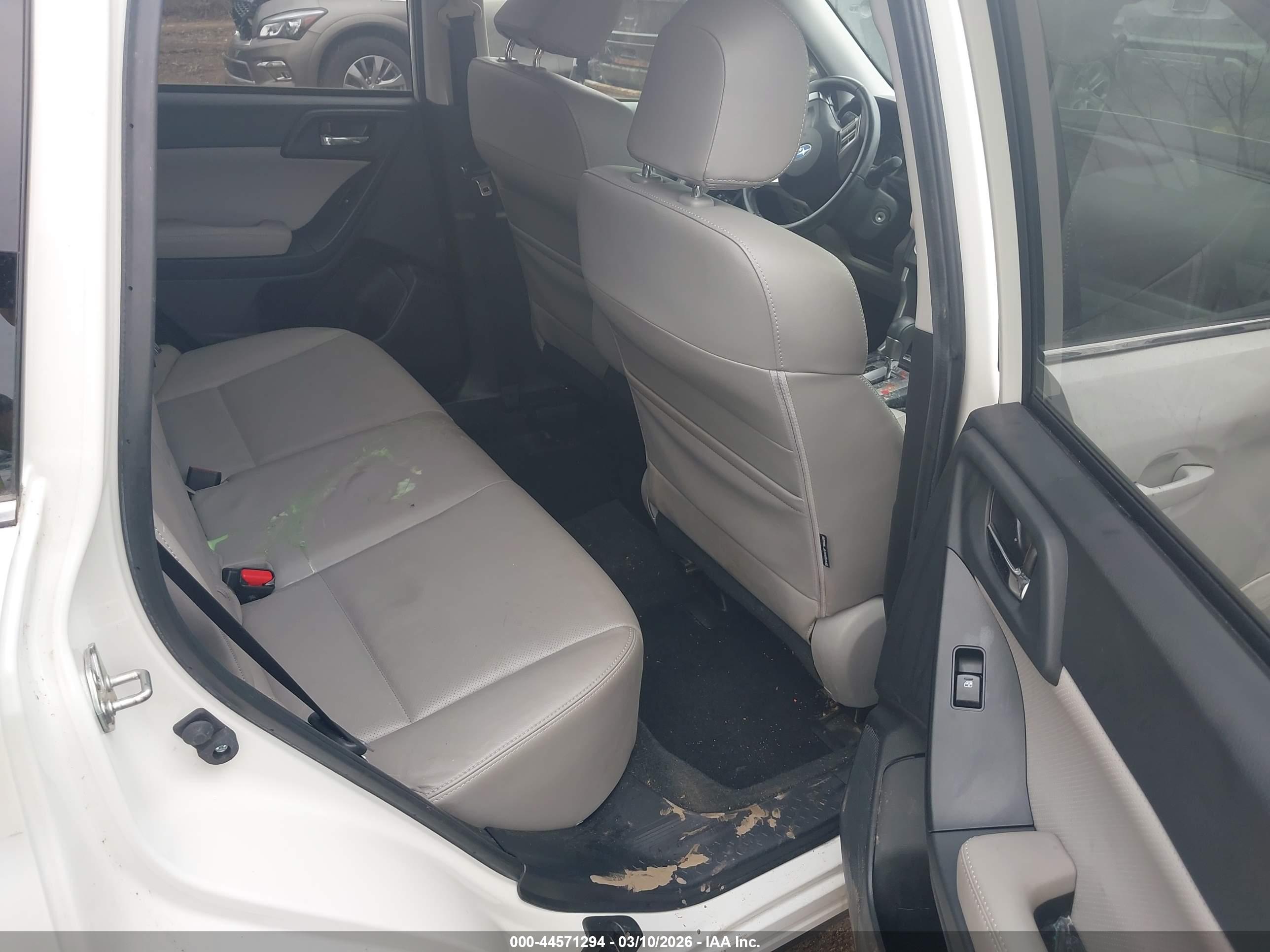 SUBARU FORESTER image 8