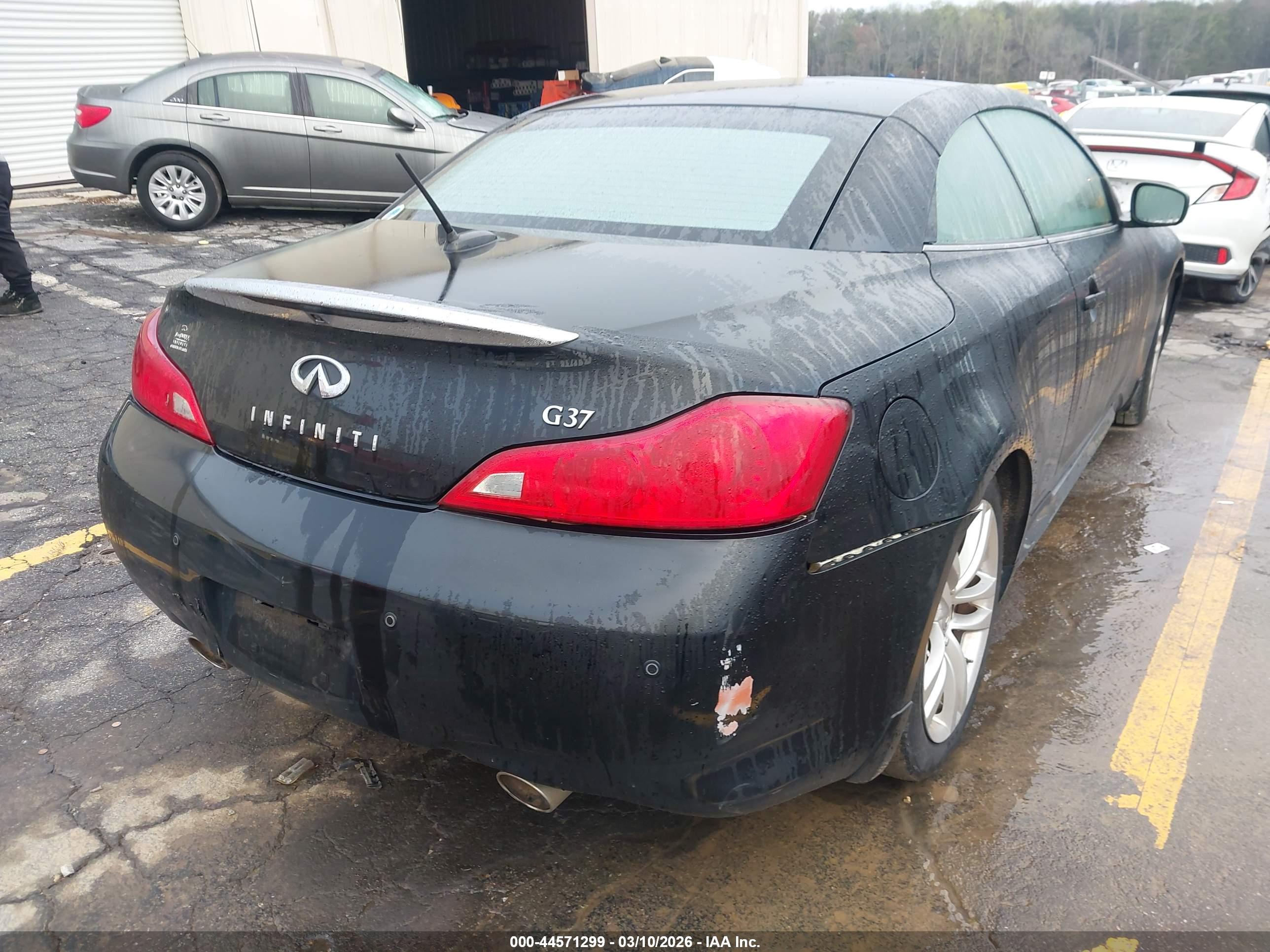 INFINITI G37 image 4