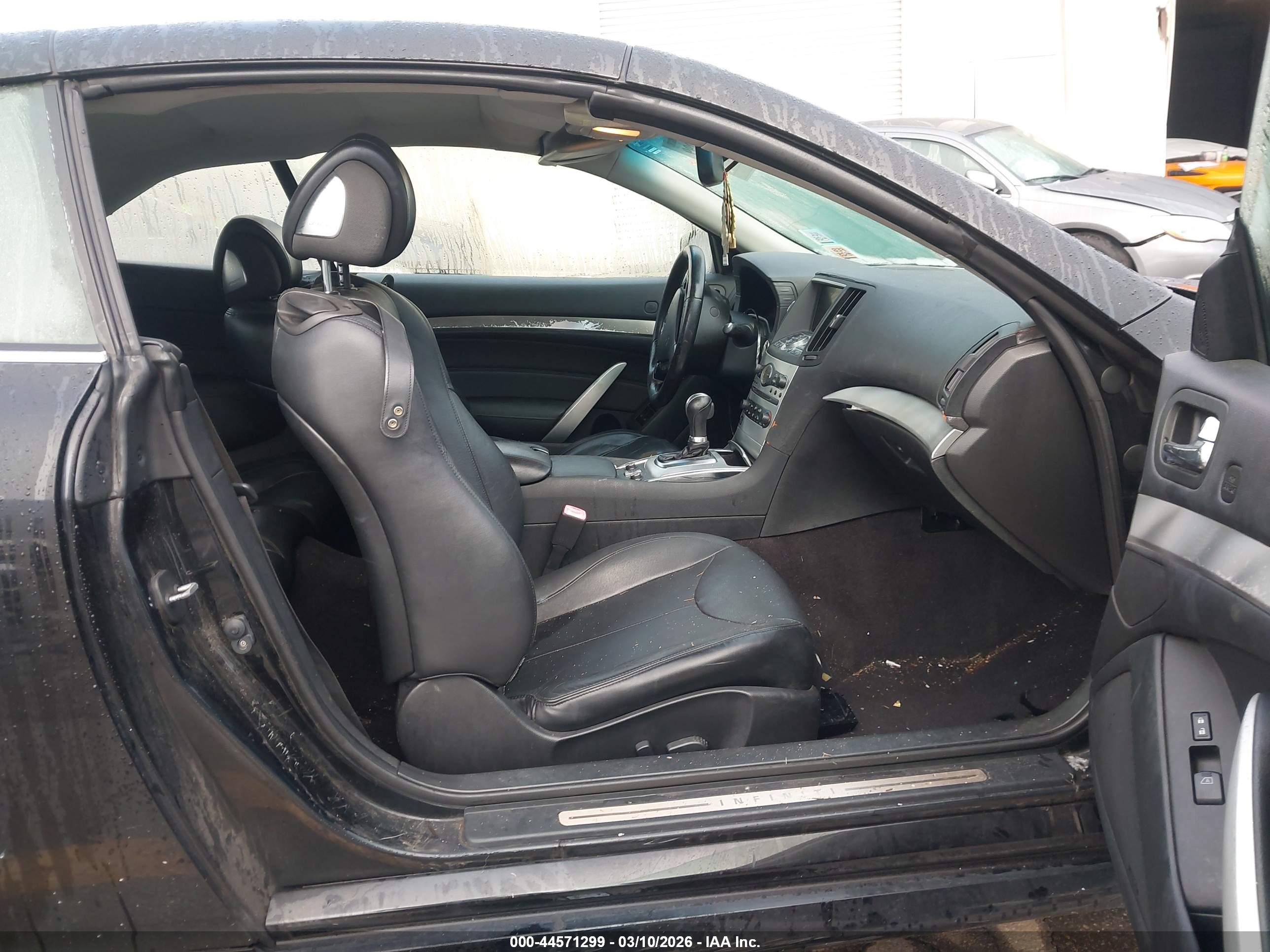 INFINITI G37 image 5