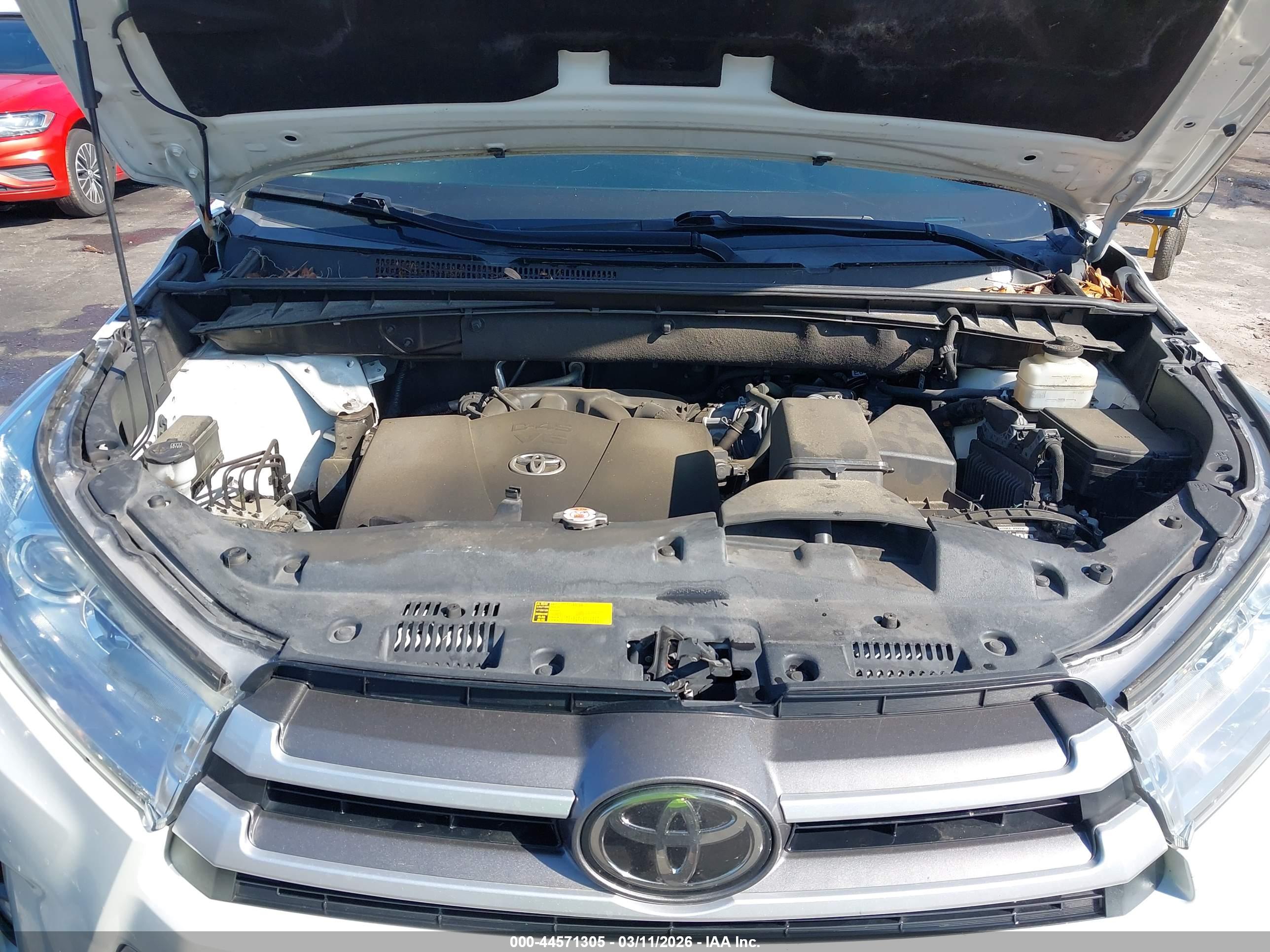 TOYOTA HIGHLANDER image 10