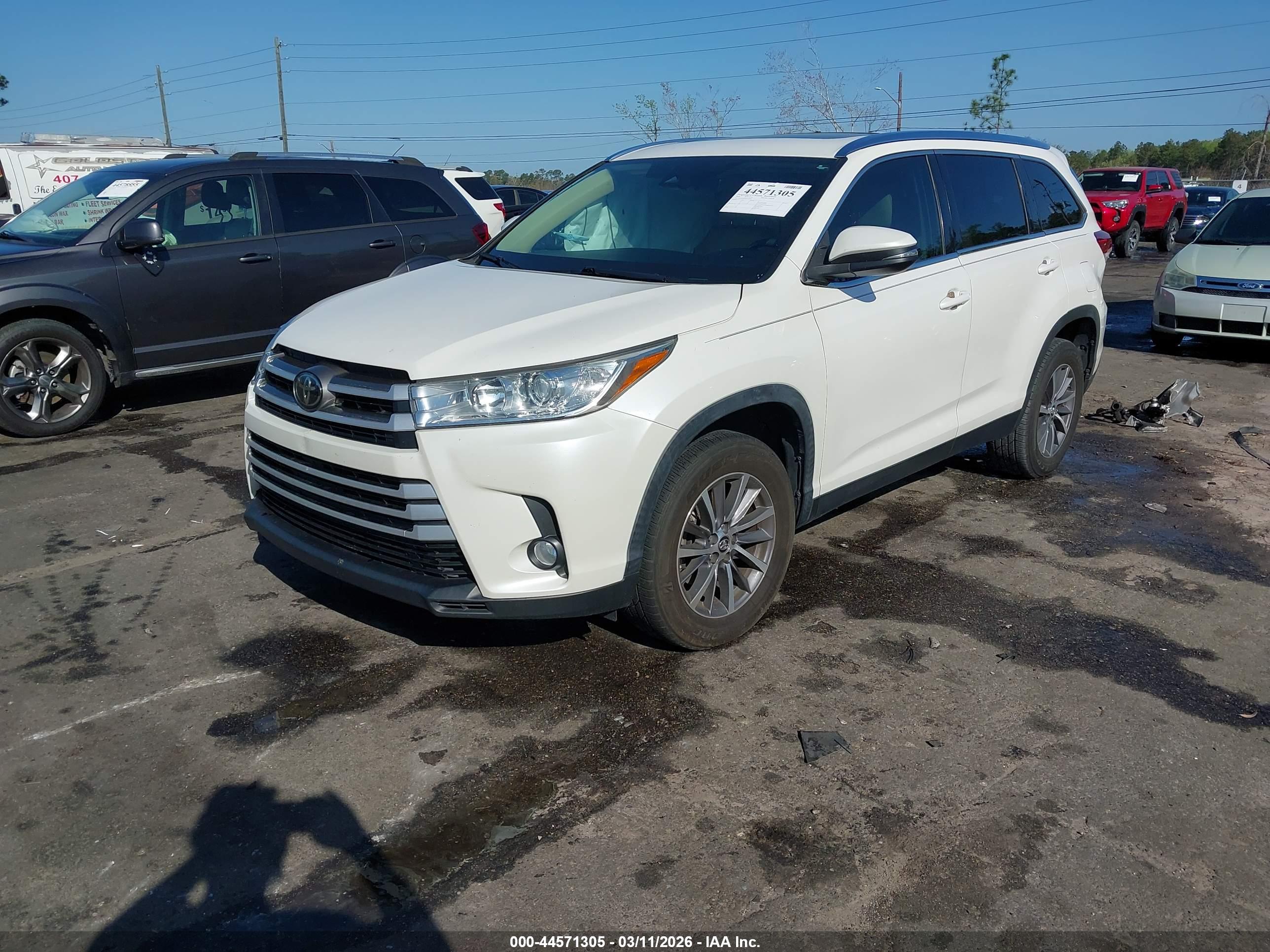 TOYOTA HIGHLANDER image 2