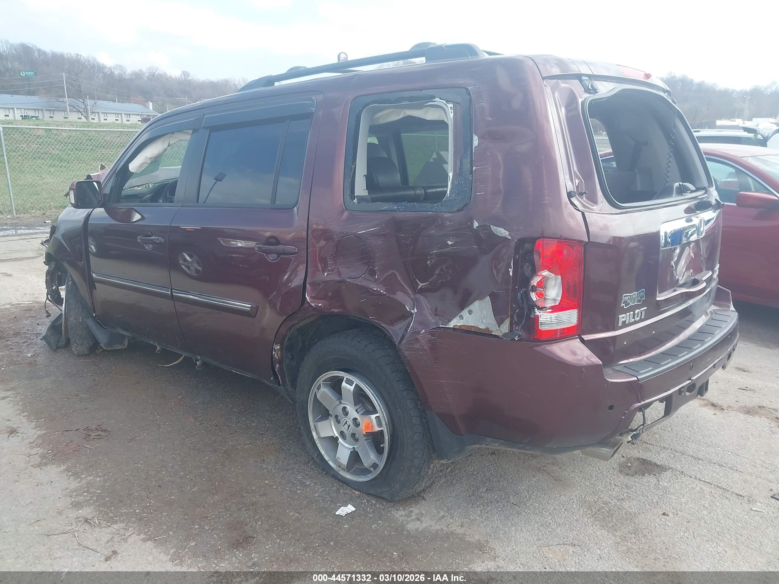 HONDA PILOT image 3