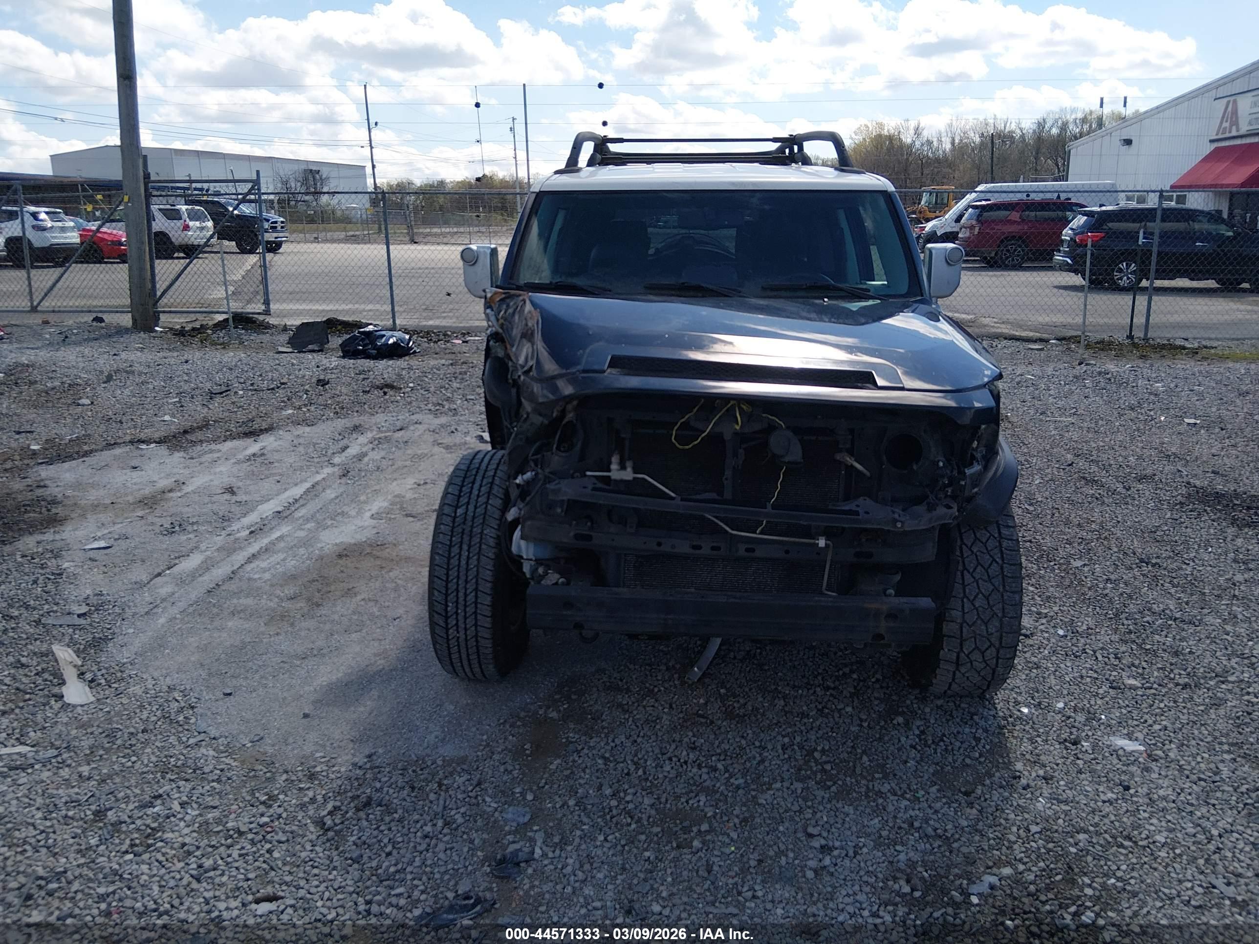 TOYOTA FJ image 6