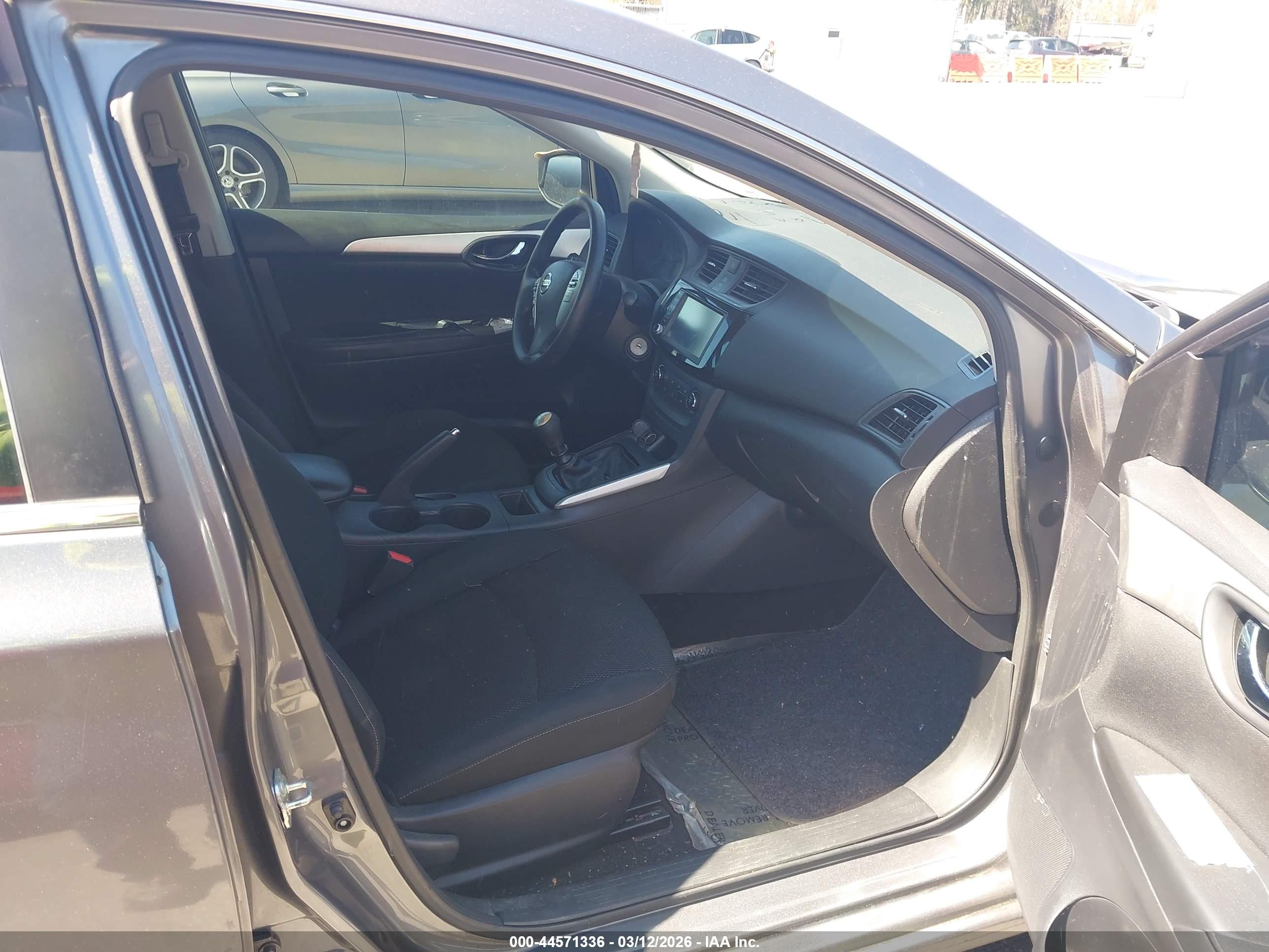 NISSAN SENTRA image 5