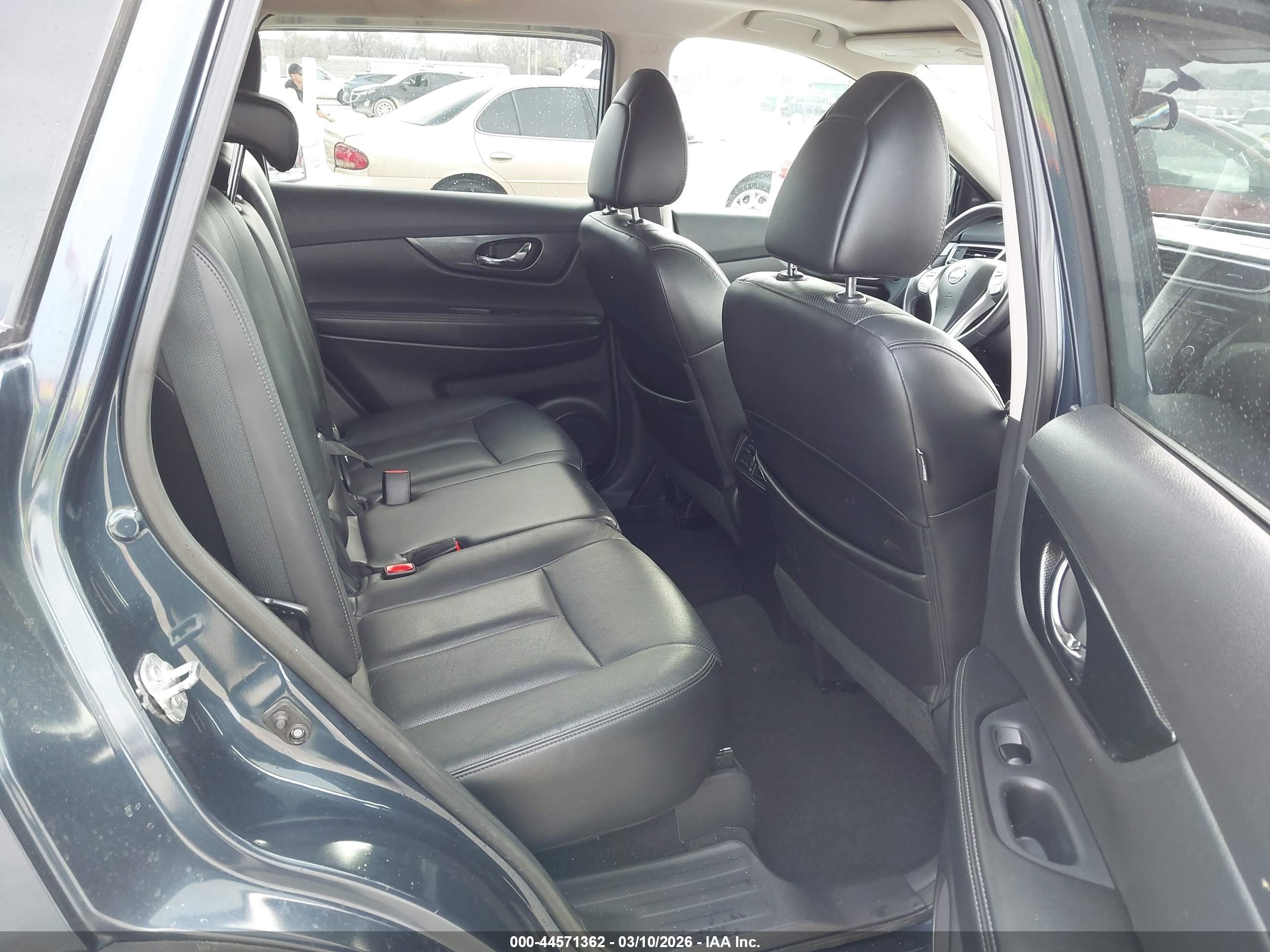 NISSAN ROGUE image 8