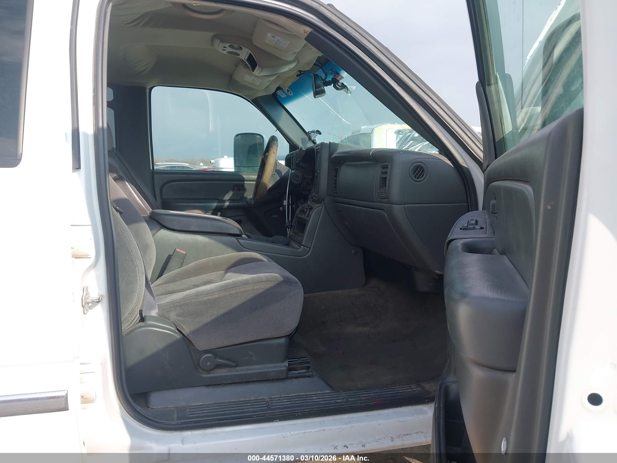 GMC SIERRA image 5