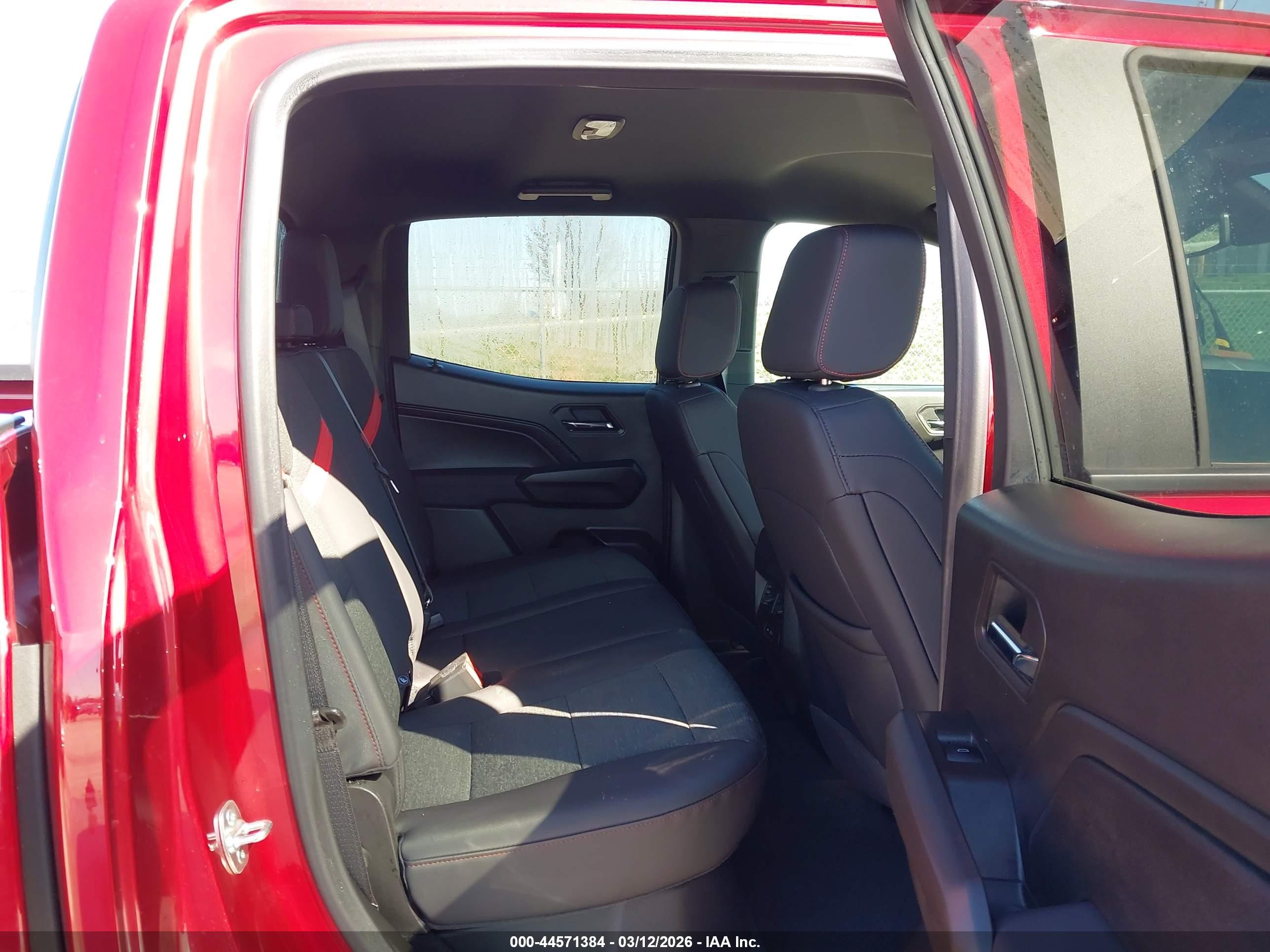 CHEVROLET COLORADO image 8