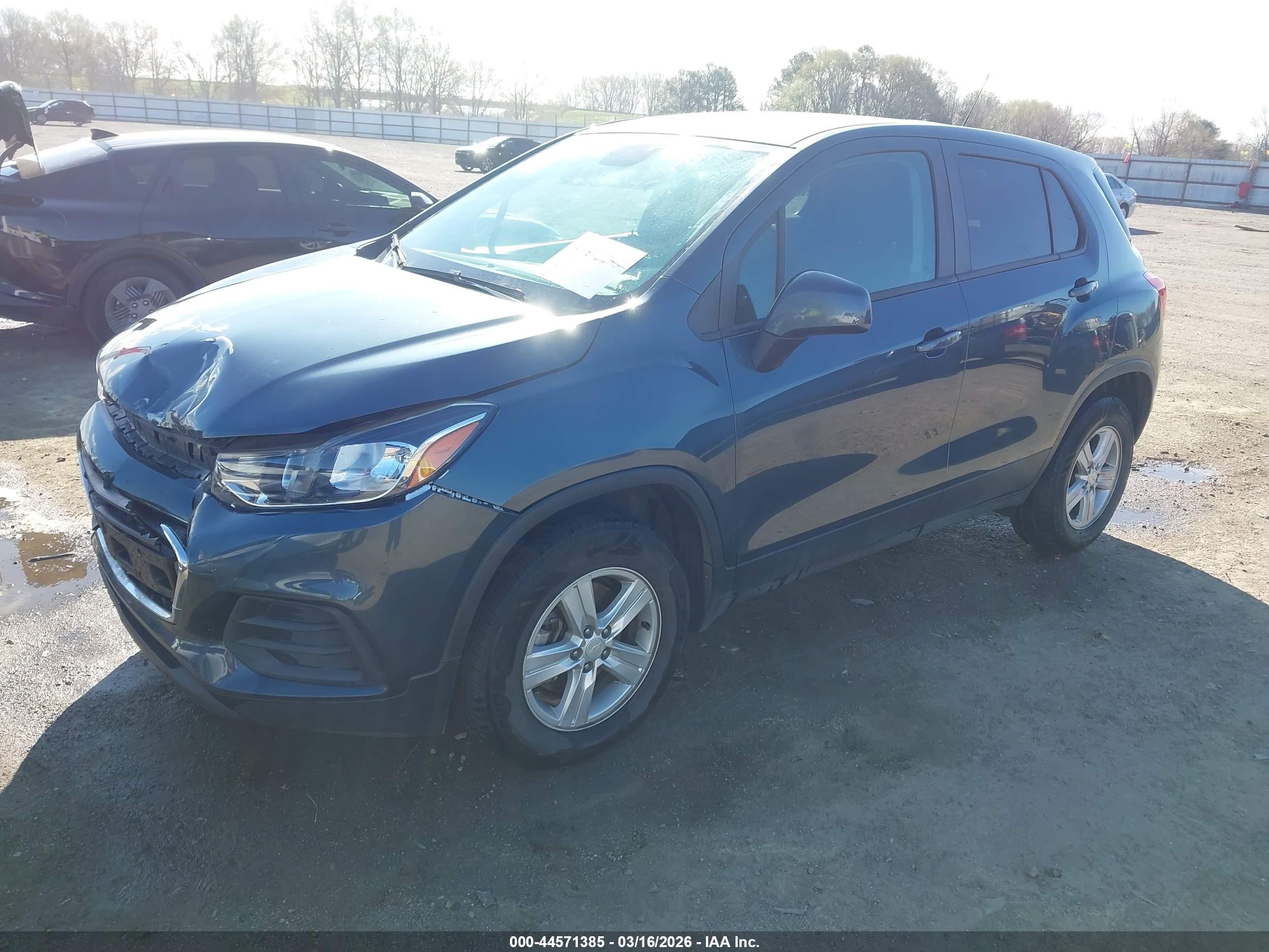 CHEVROLET TRAX image 2