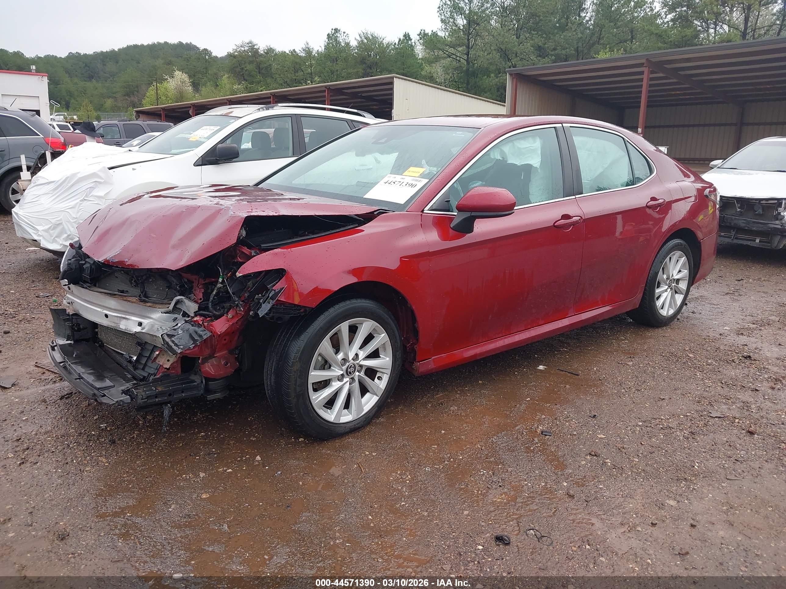 TOYOTA CAMRY image 2