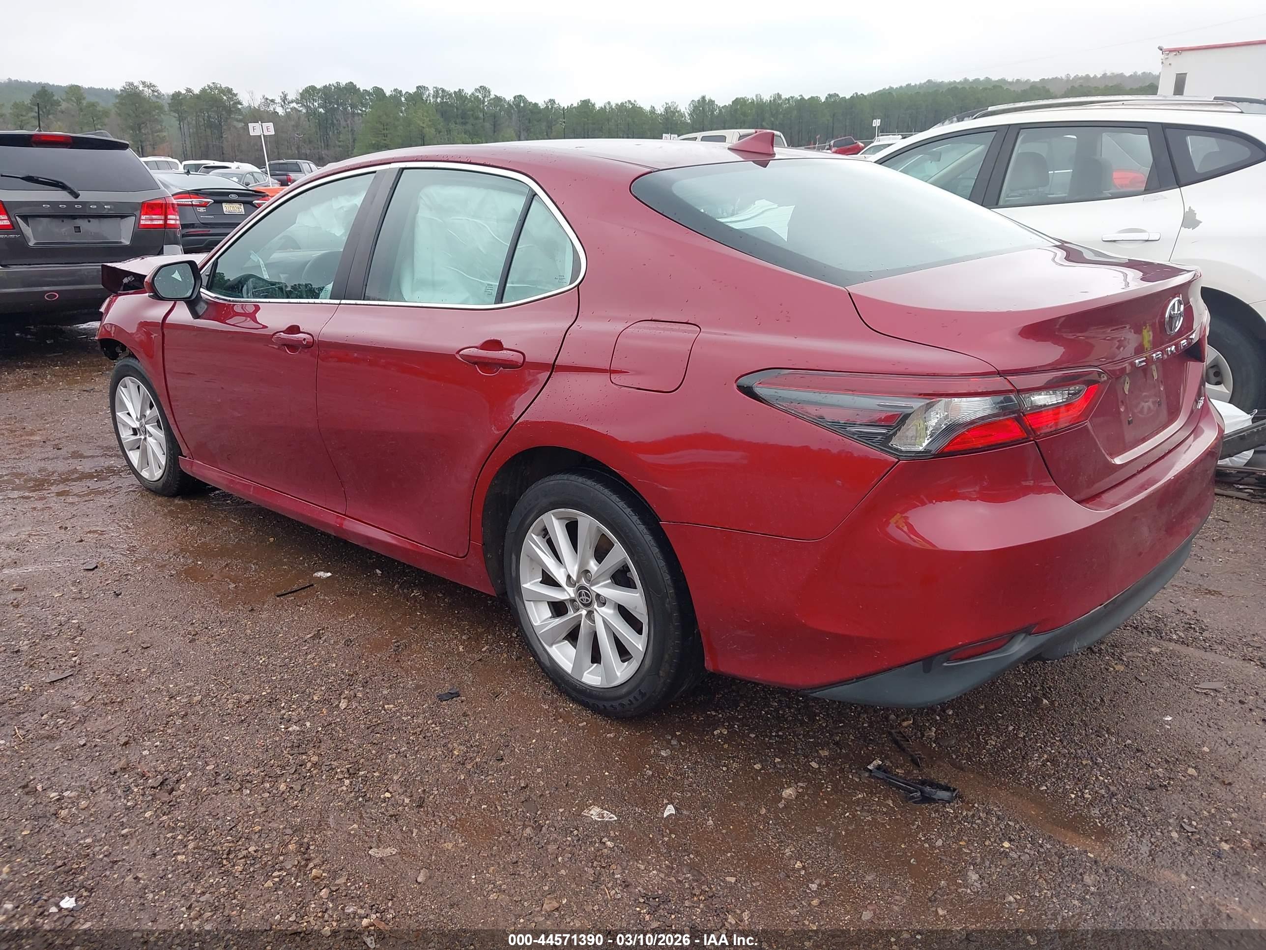 TOYOTA CAMRY image 3
