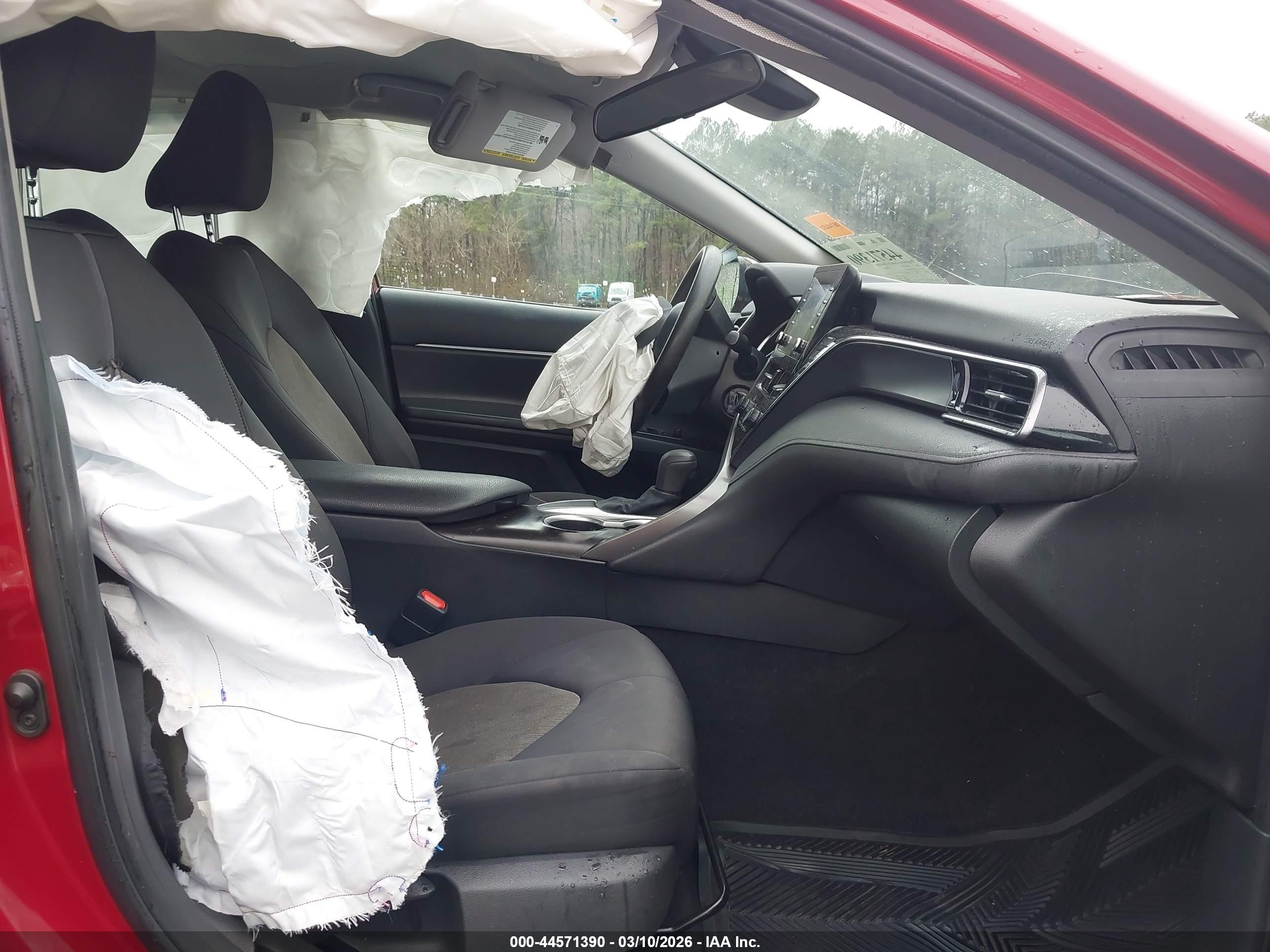 TOYOTA CAMRY image 5
