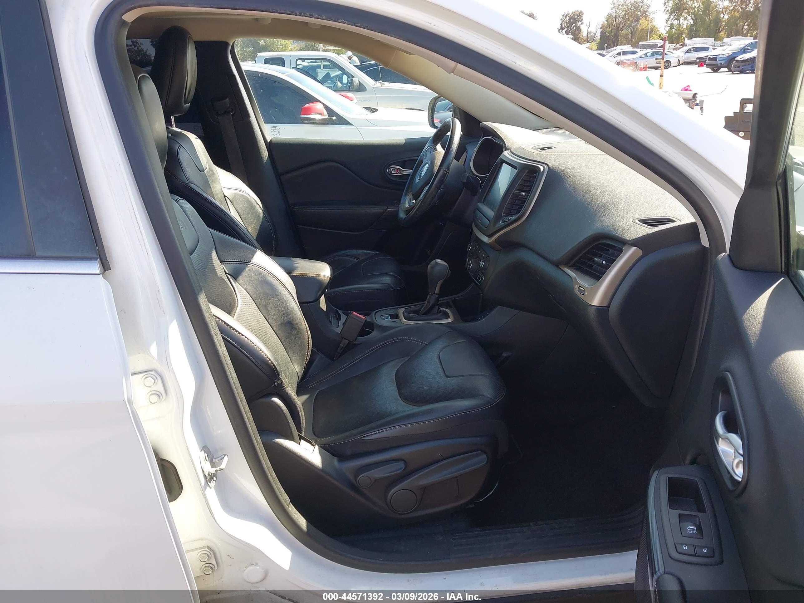JEEP CHEROKEE image 5