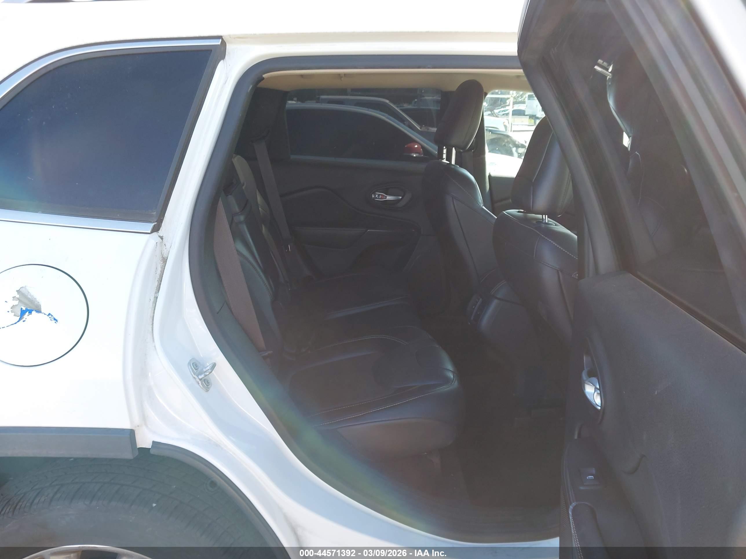JEEP CHEROKEE image 8