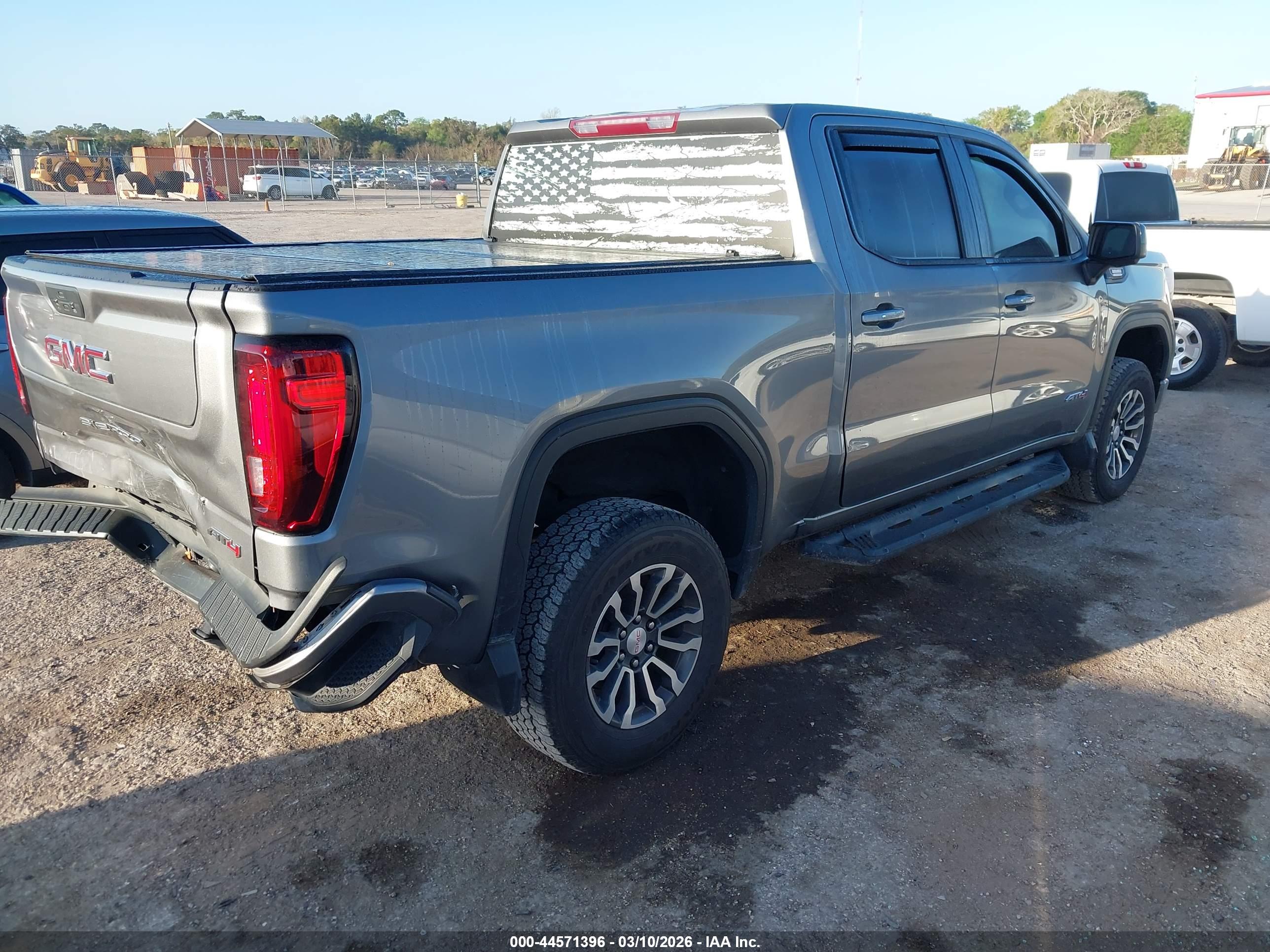 GMC SIERRA image 4