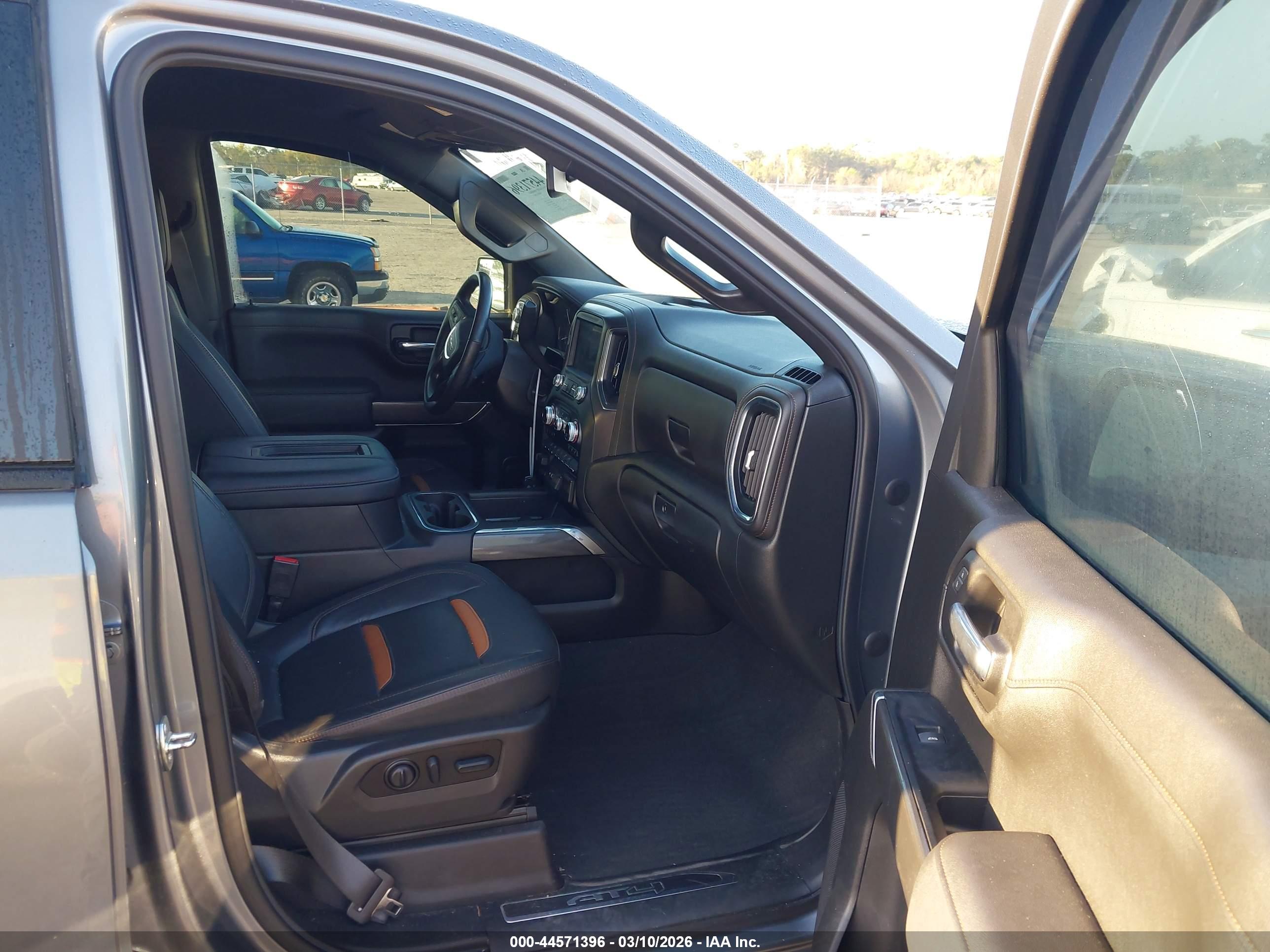 GMC SIERRA image 5