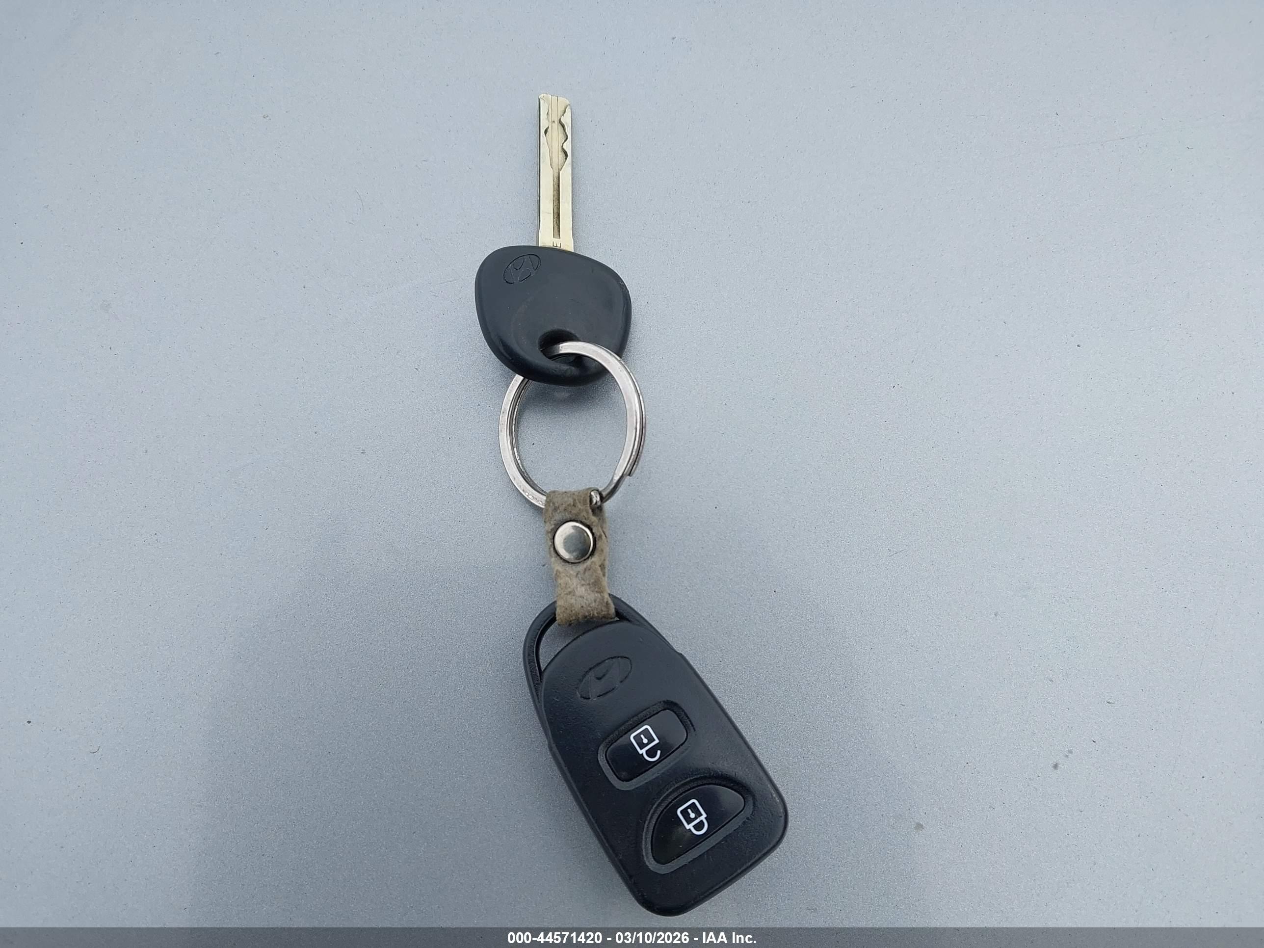 HYUNDAI TUCSON image 11