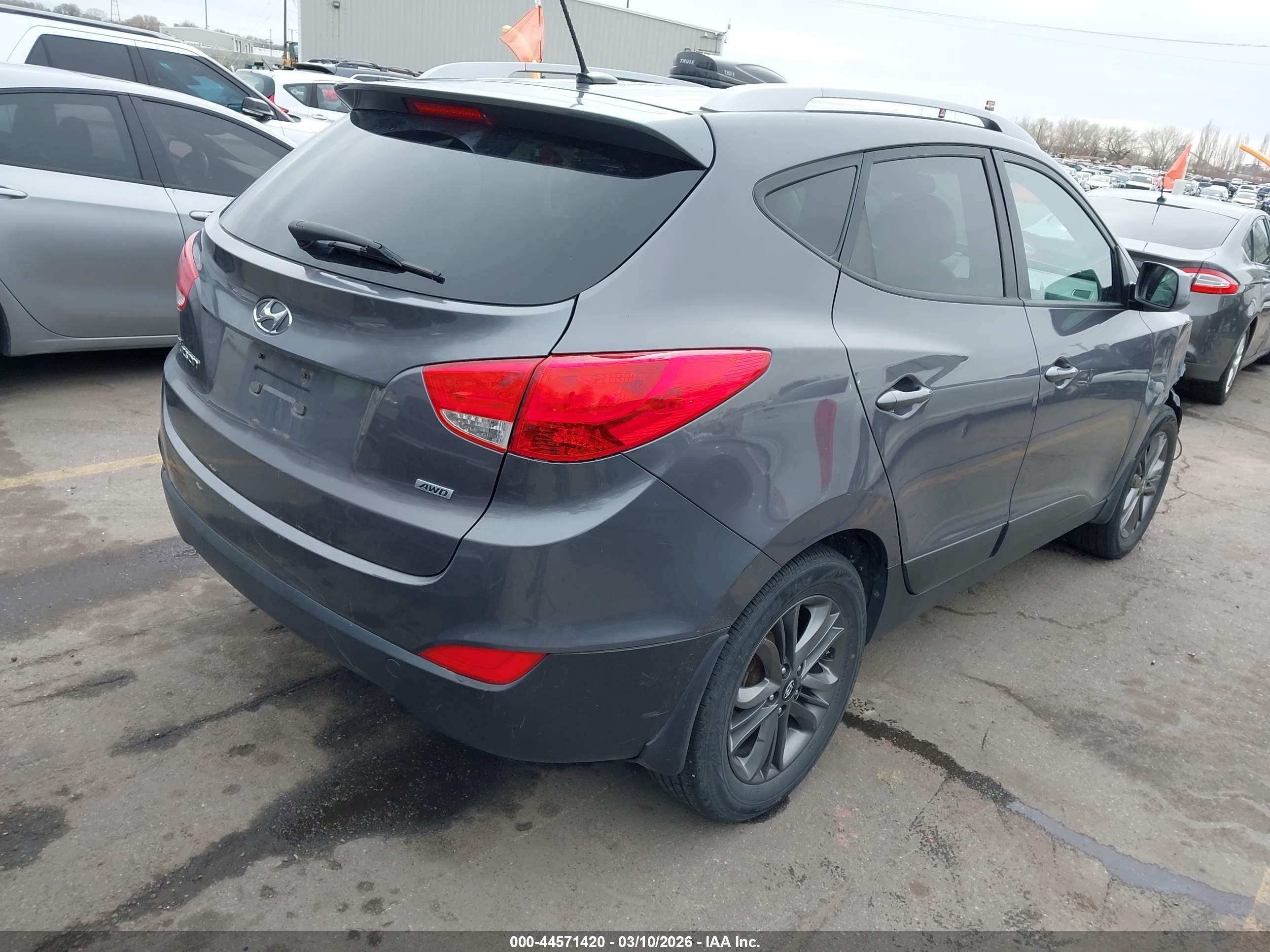 HYUNDAI TUCSON image 4