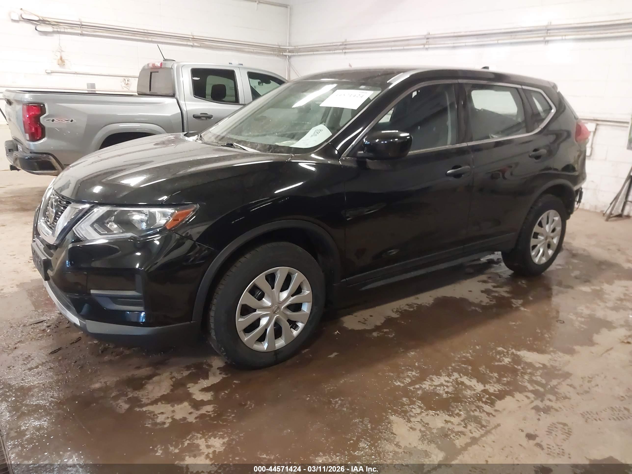 NISSAN ROGUE image 2