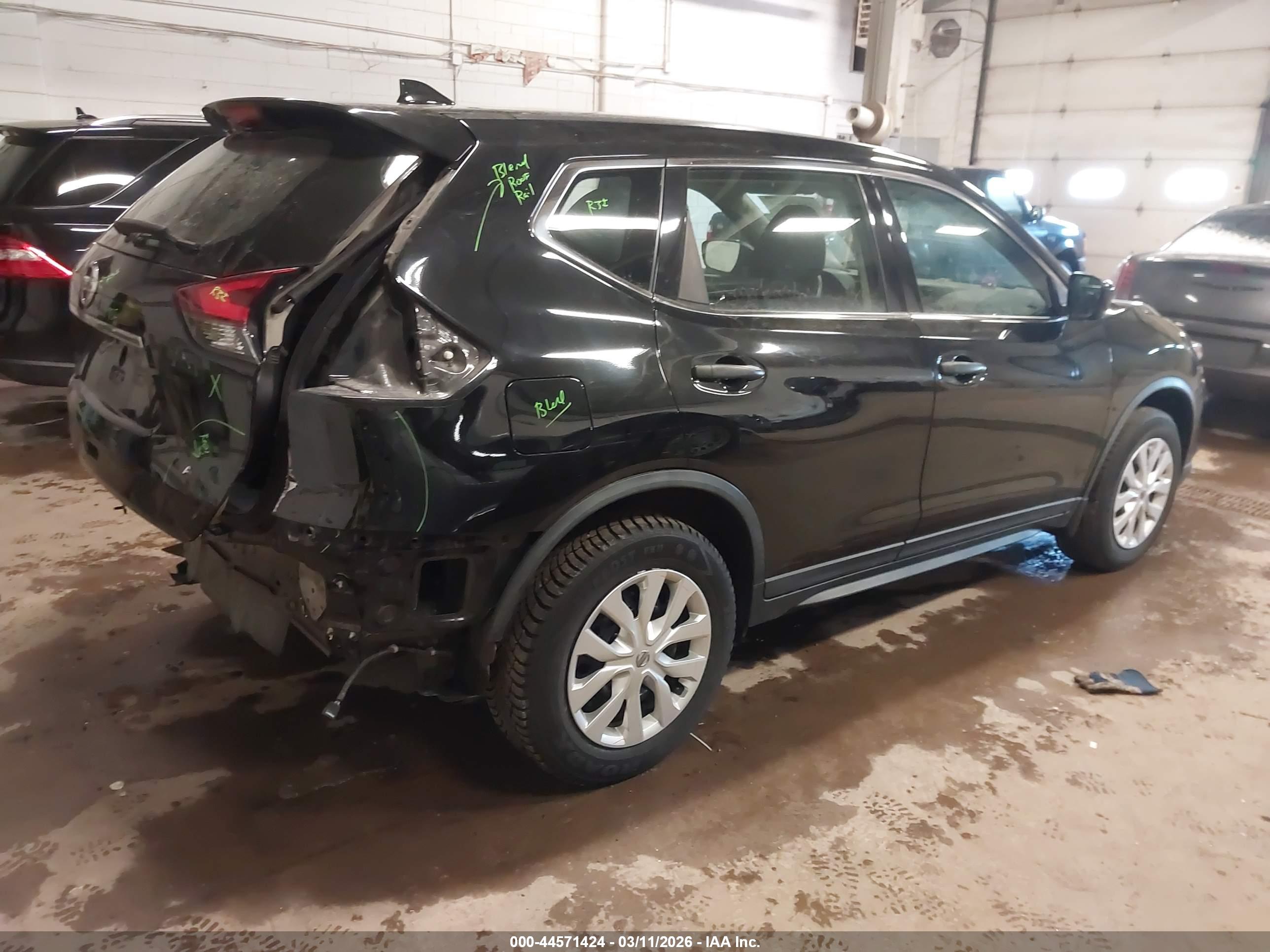 NISSAN ROGUE image 4