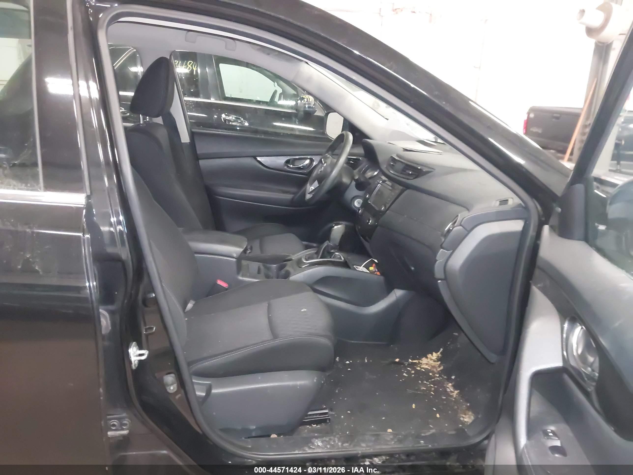 NISSAN ROGUE image 5