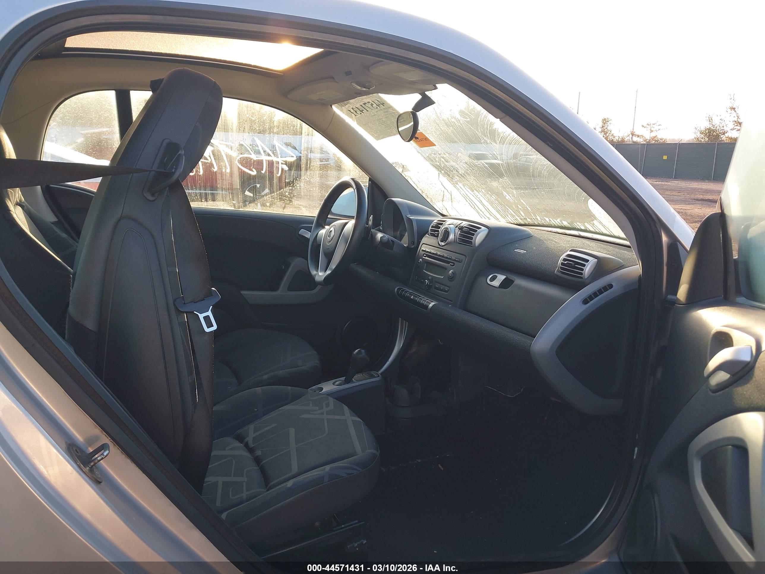 SMART FORTWO image 8