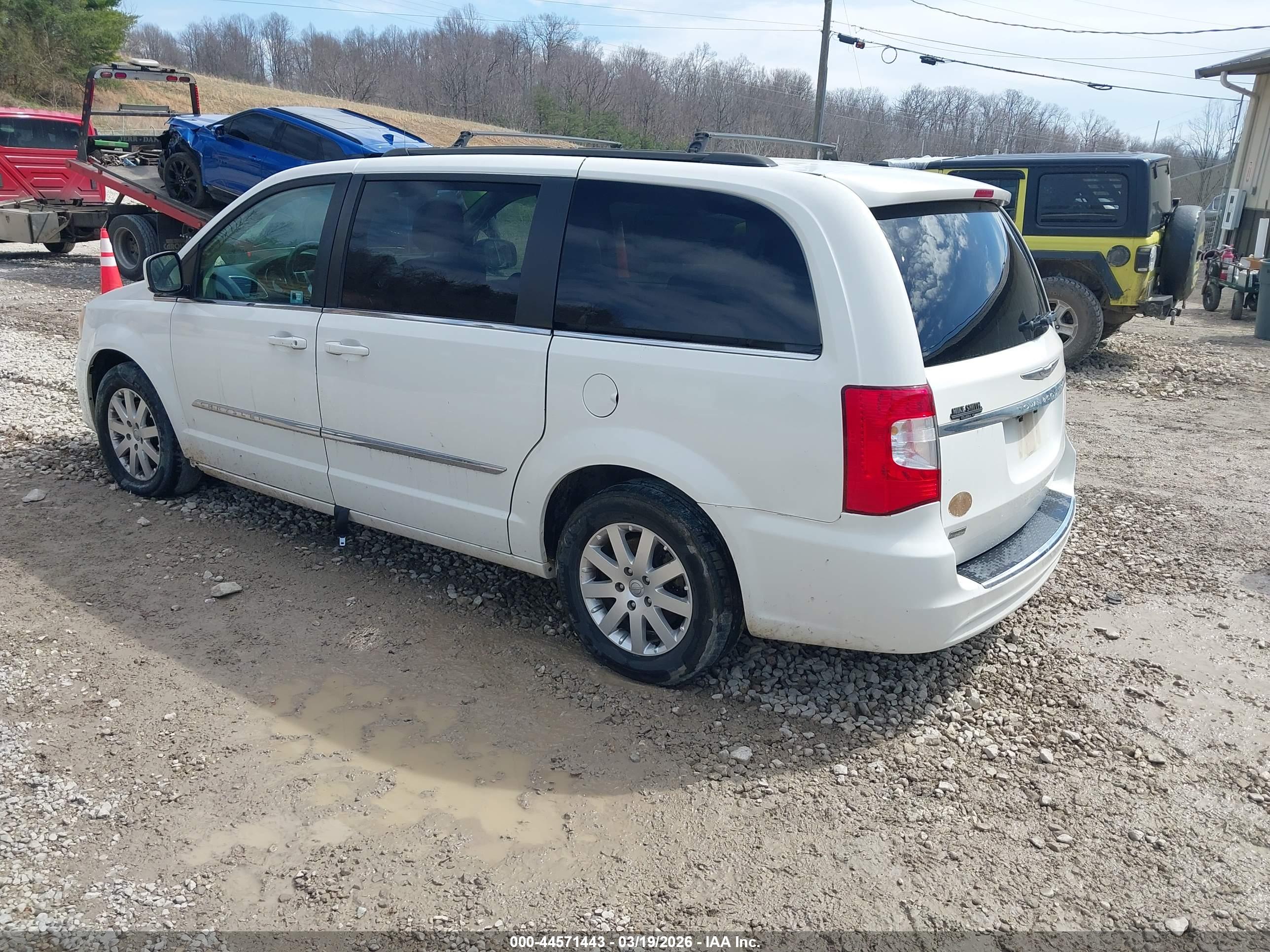 CHRYSLER TOWN image 3