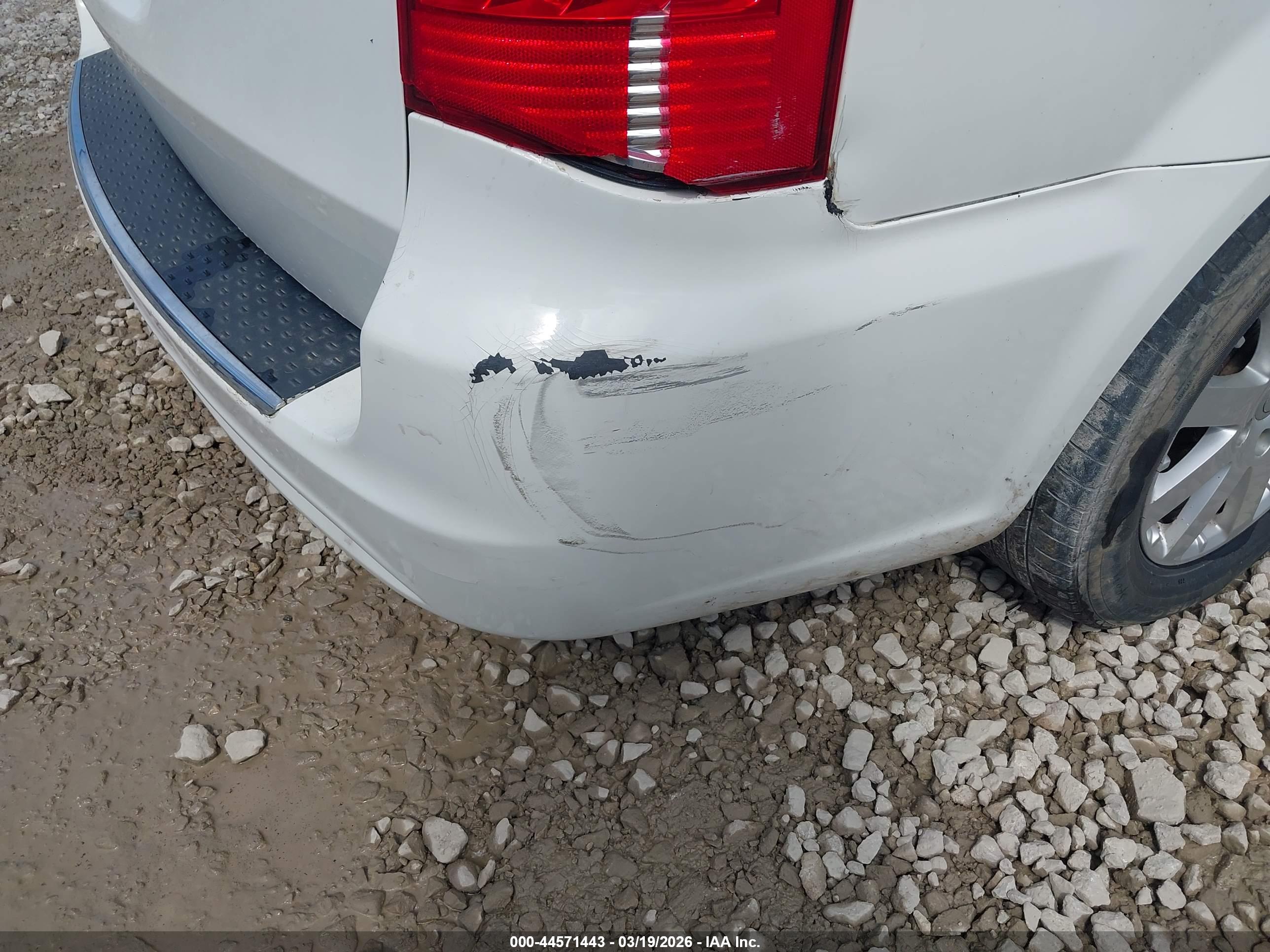CHRYSLER TOWN image 6