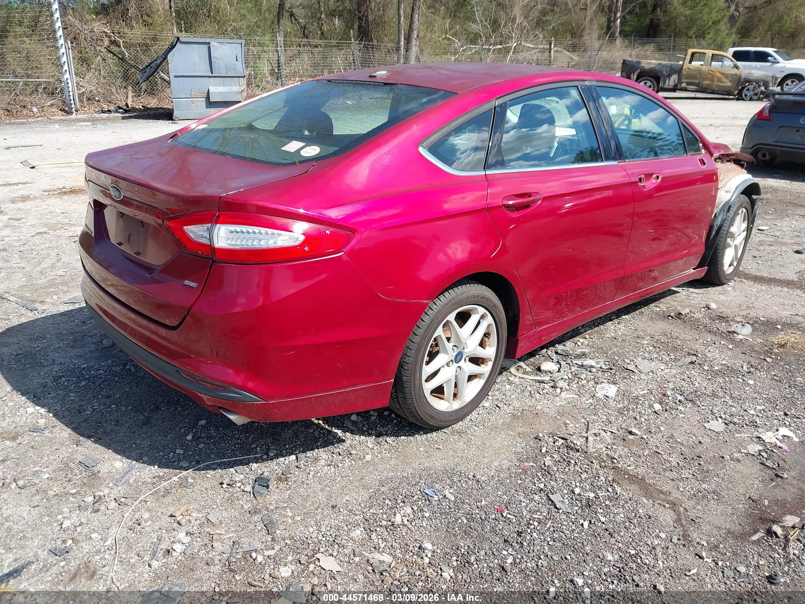 FORD FUSION image 4