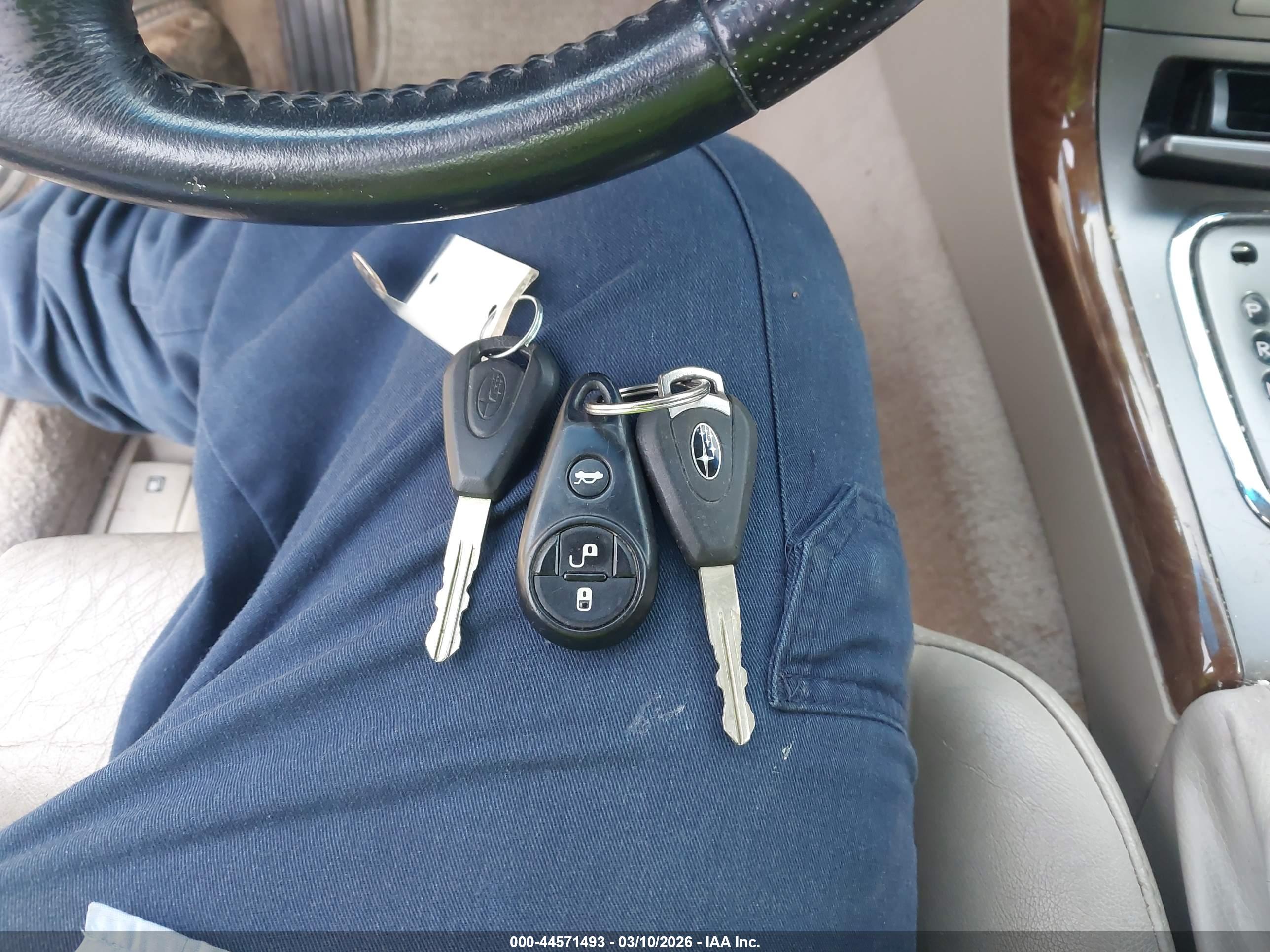 SUBARU OUTBACK image 11