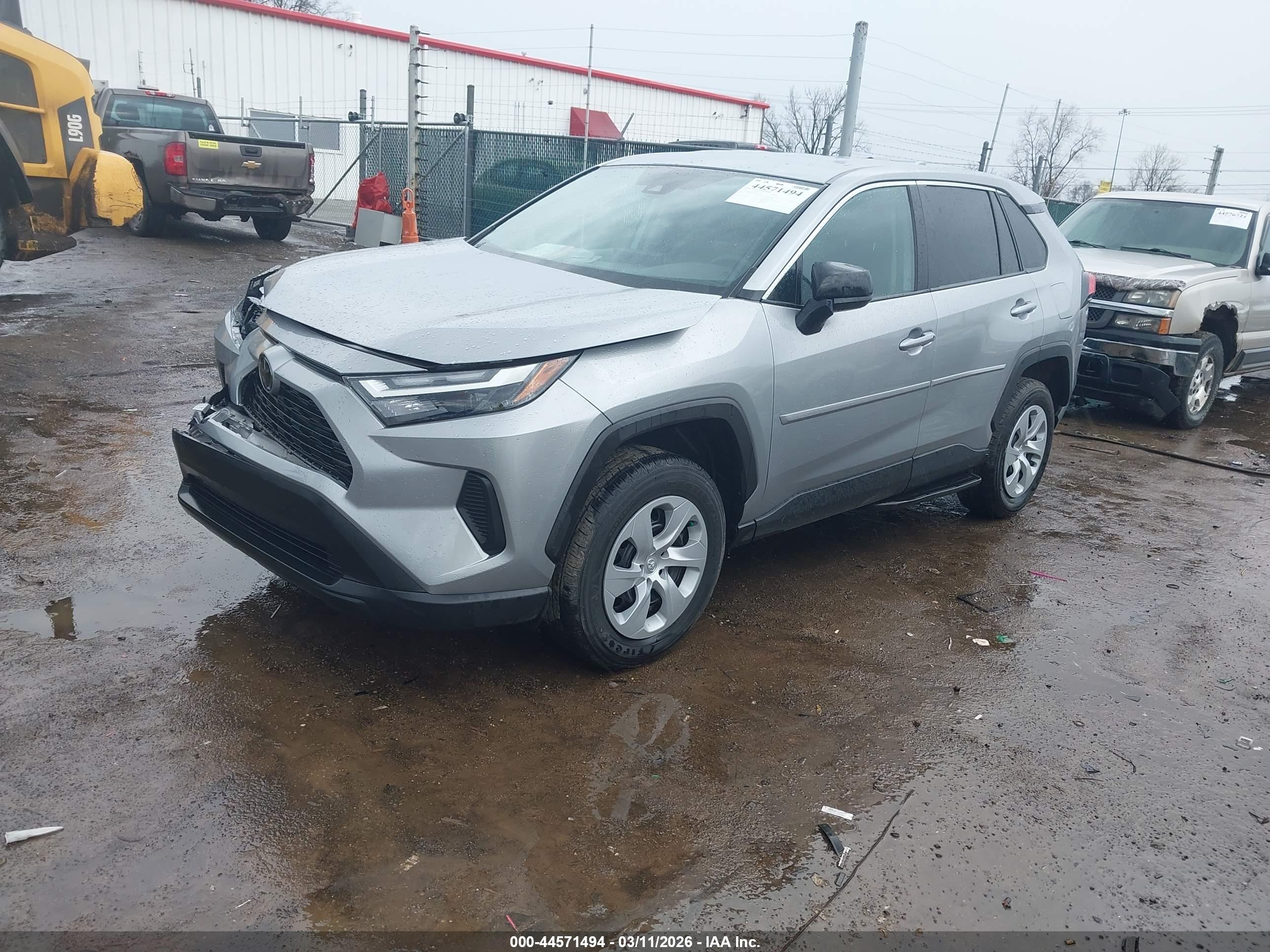 TOYOTA RAV4 image 2
