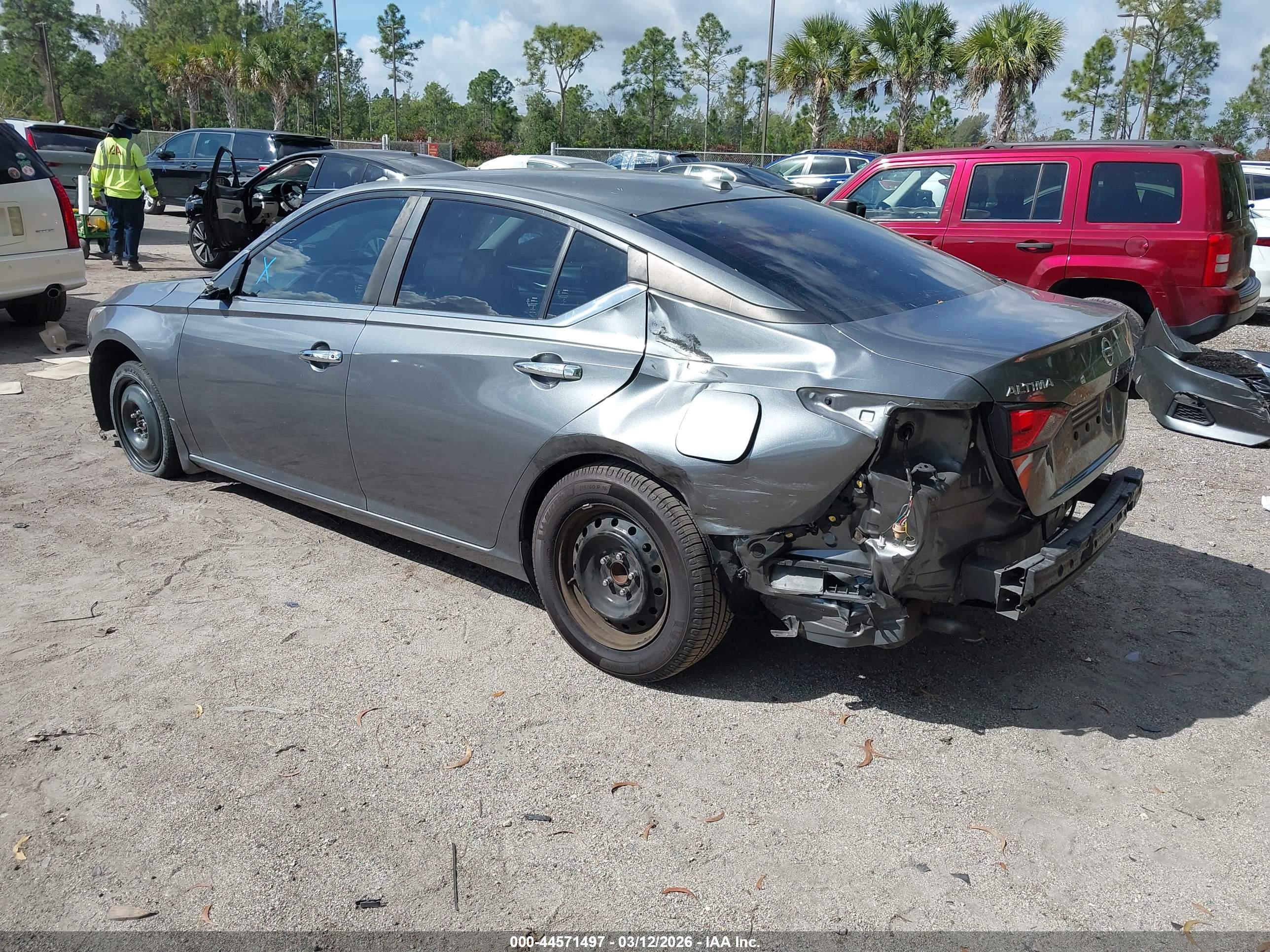 NISSAN ALTIMA image 3