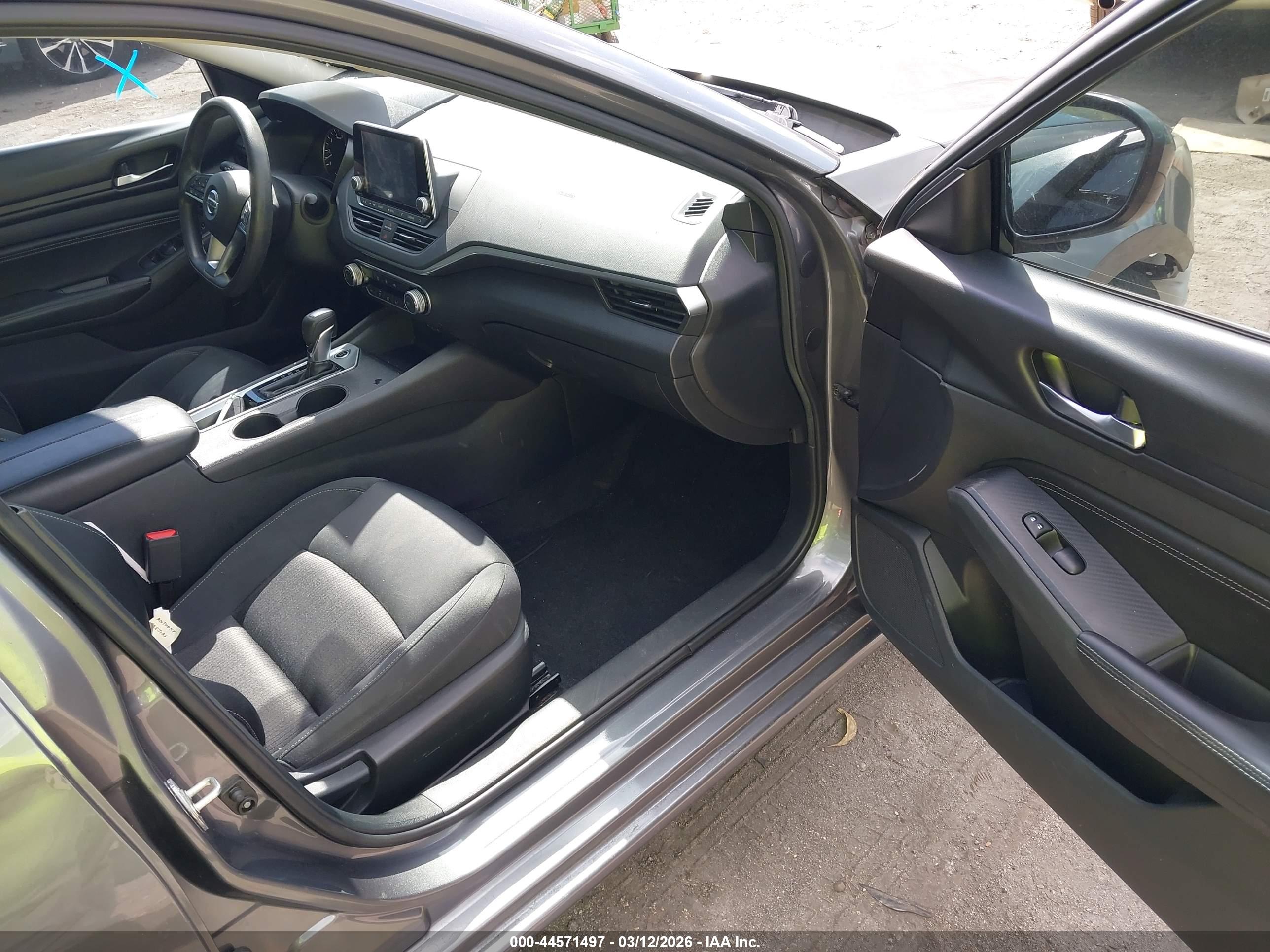NISSAN ALTIMA image 5
