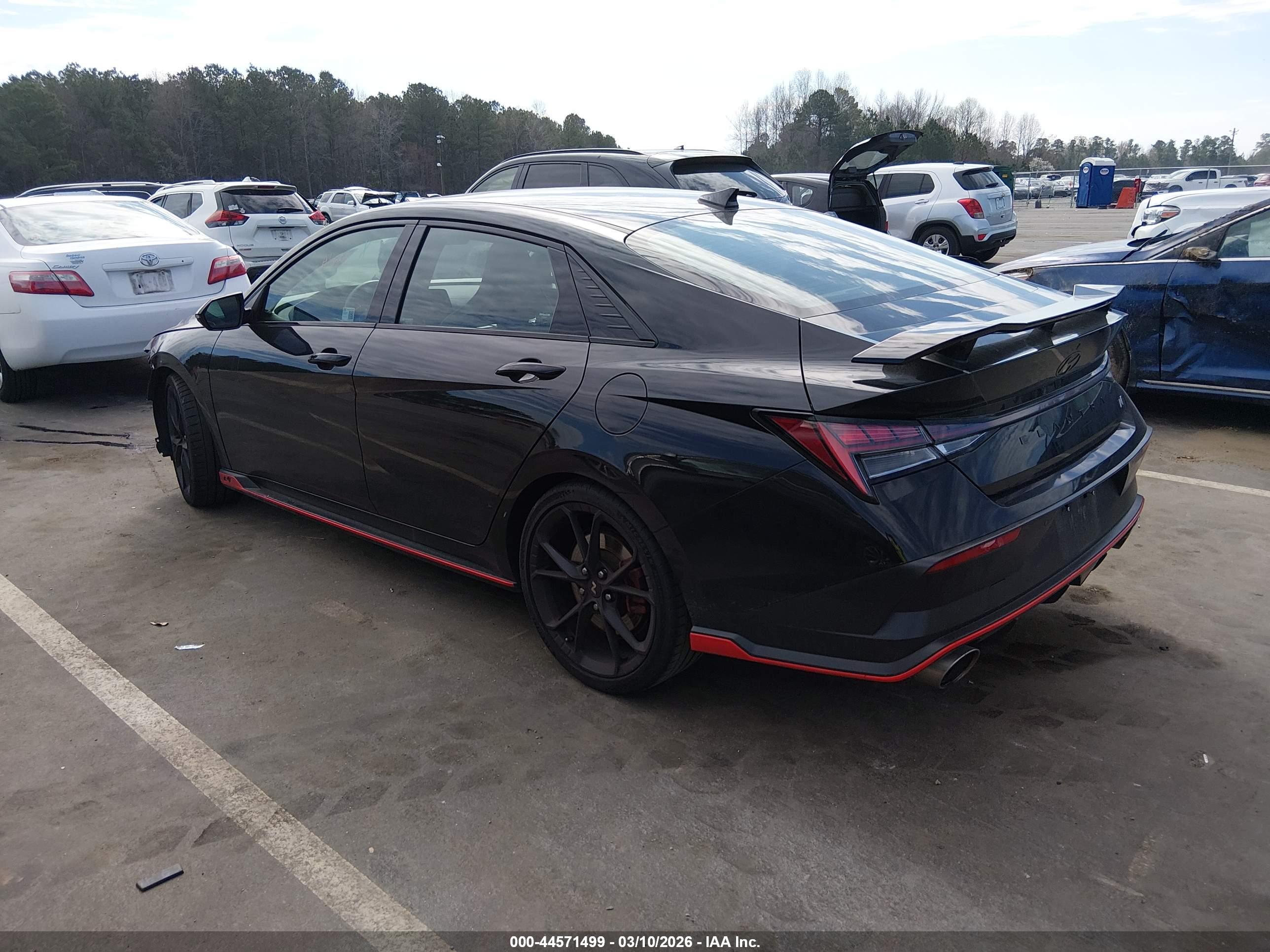 HYUNDAI ELANTRA image 3