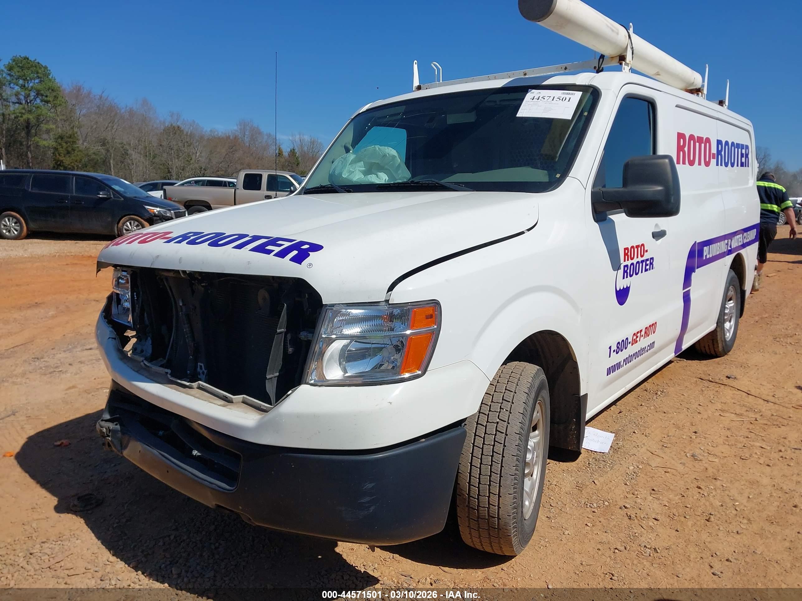 NISSAN NV image 2