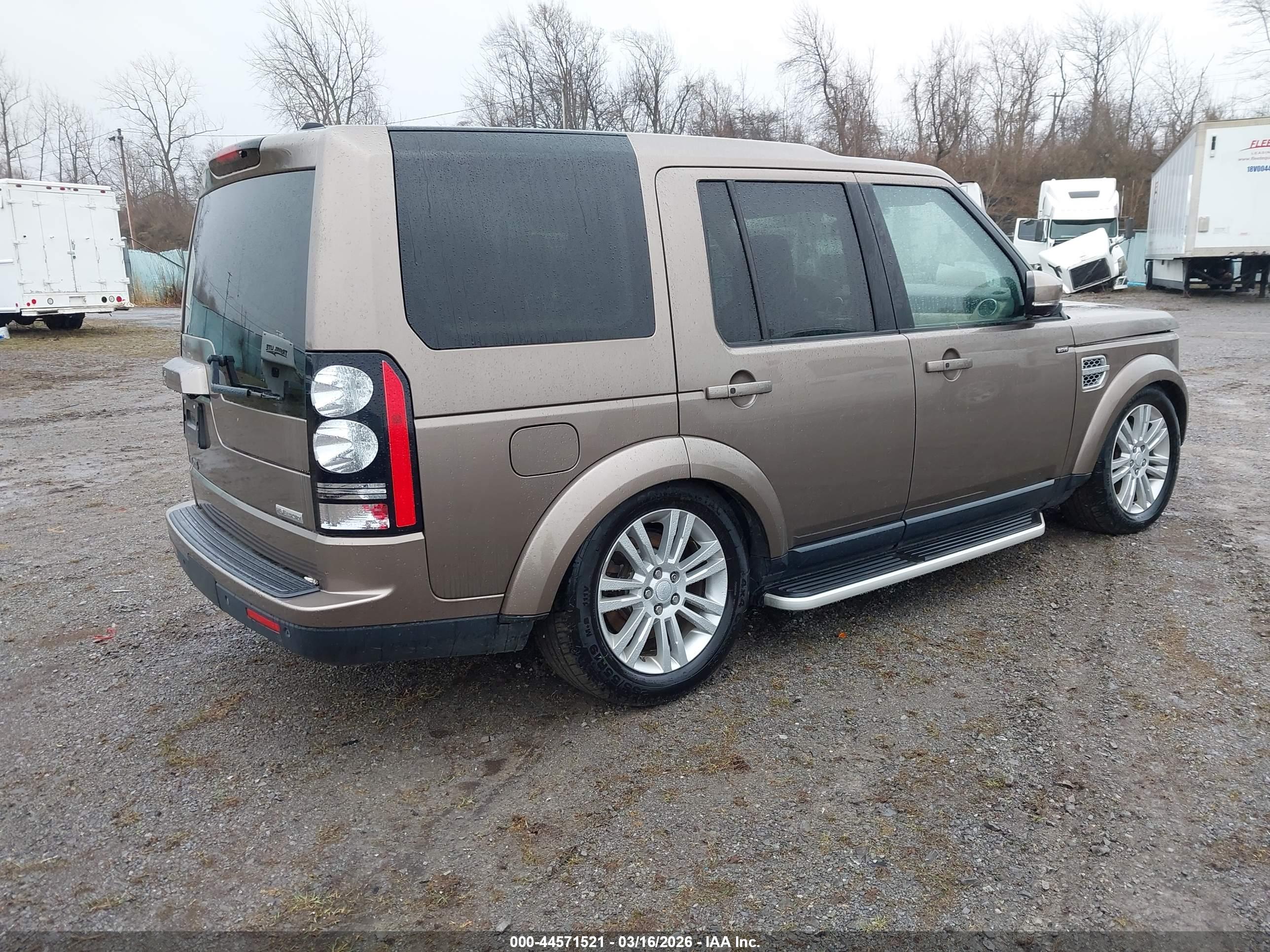 LAND ROVER image 4