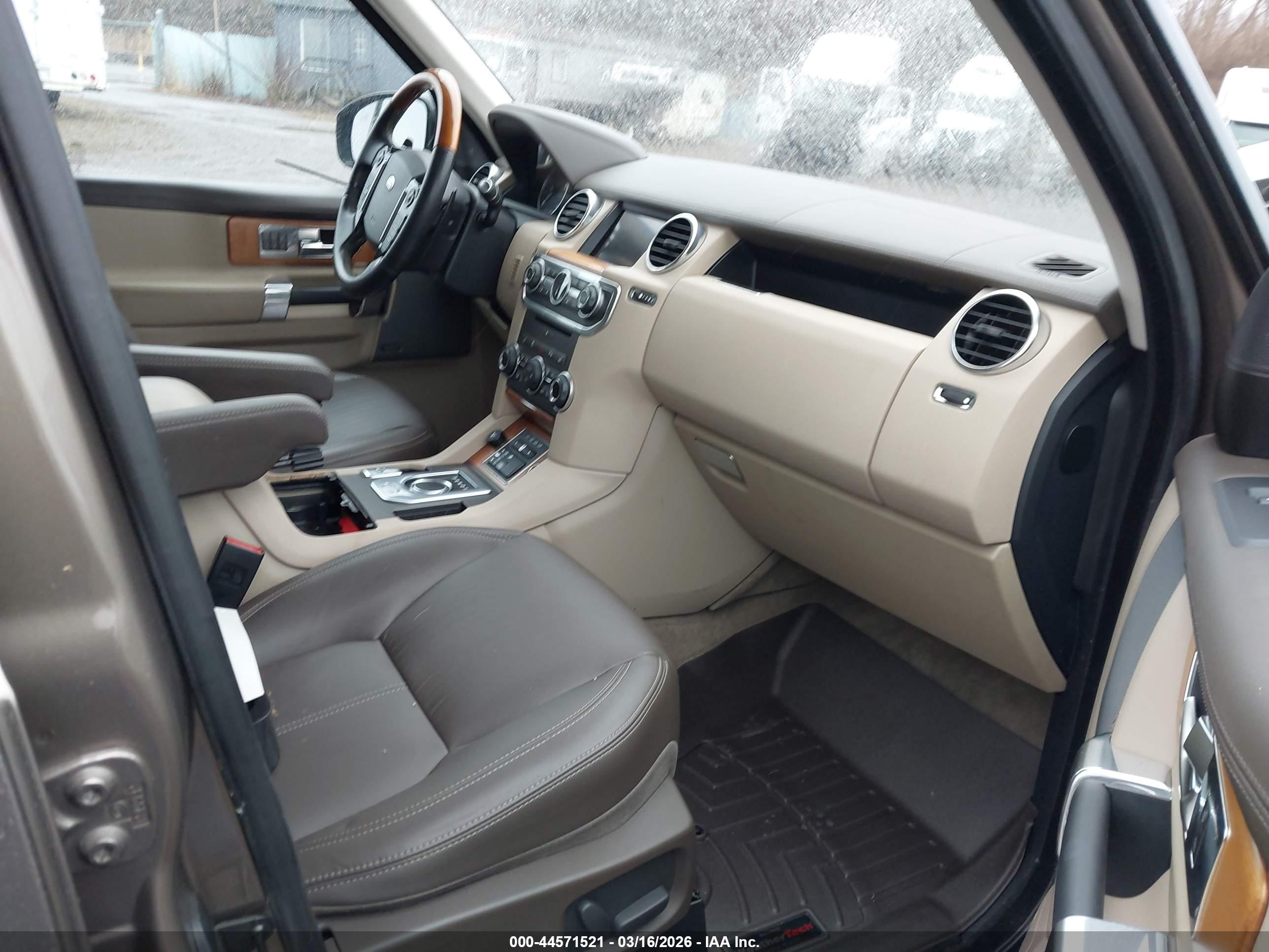 LAND ROVER image 5