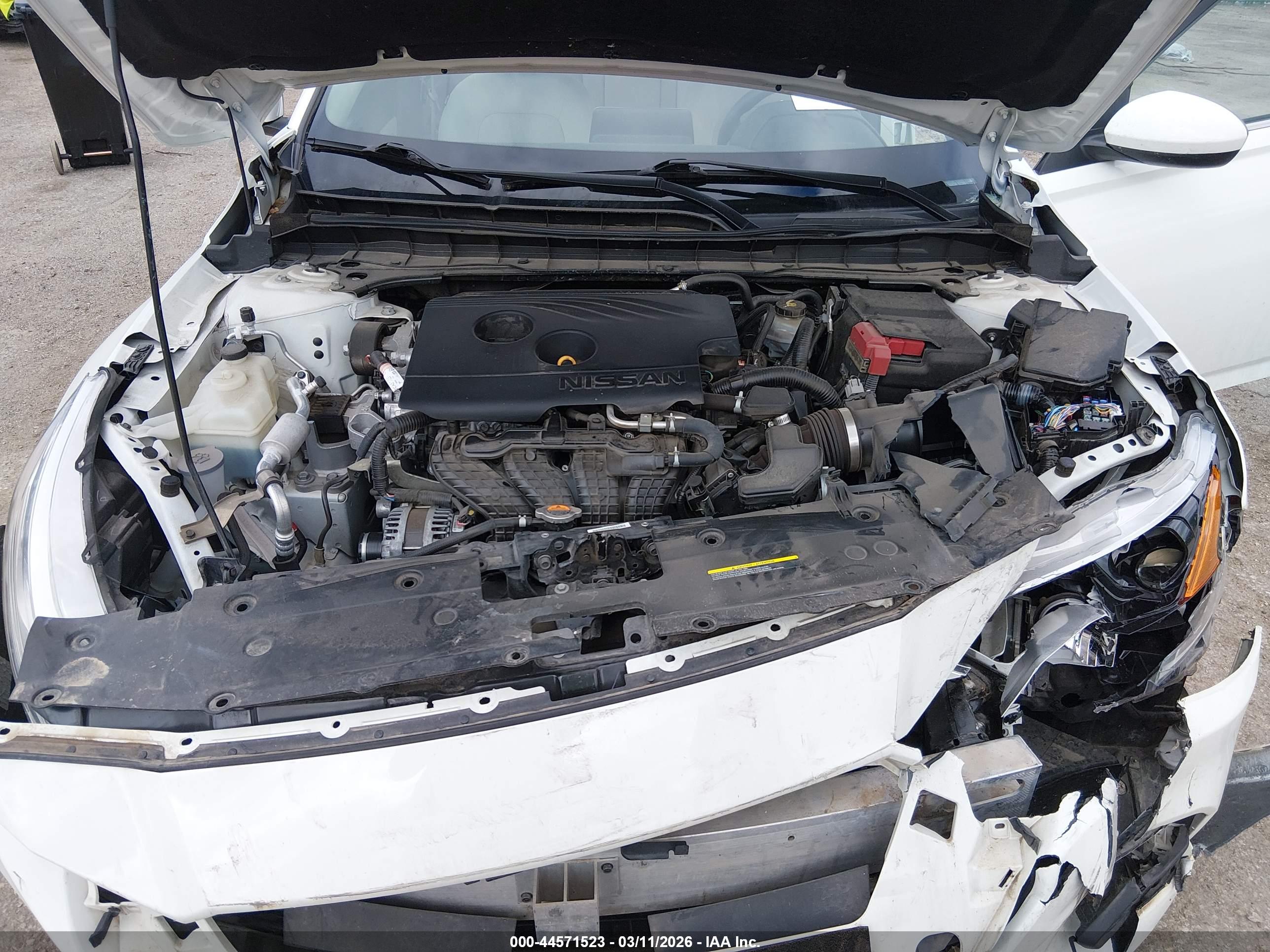 NISSAN ALTIMA image 10