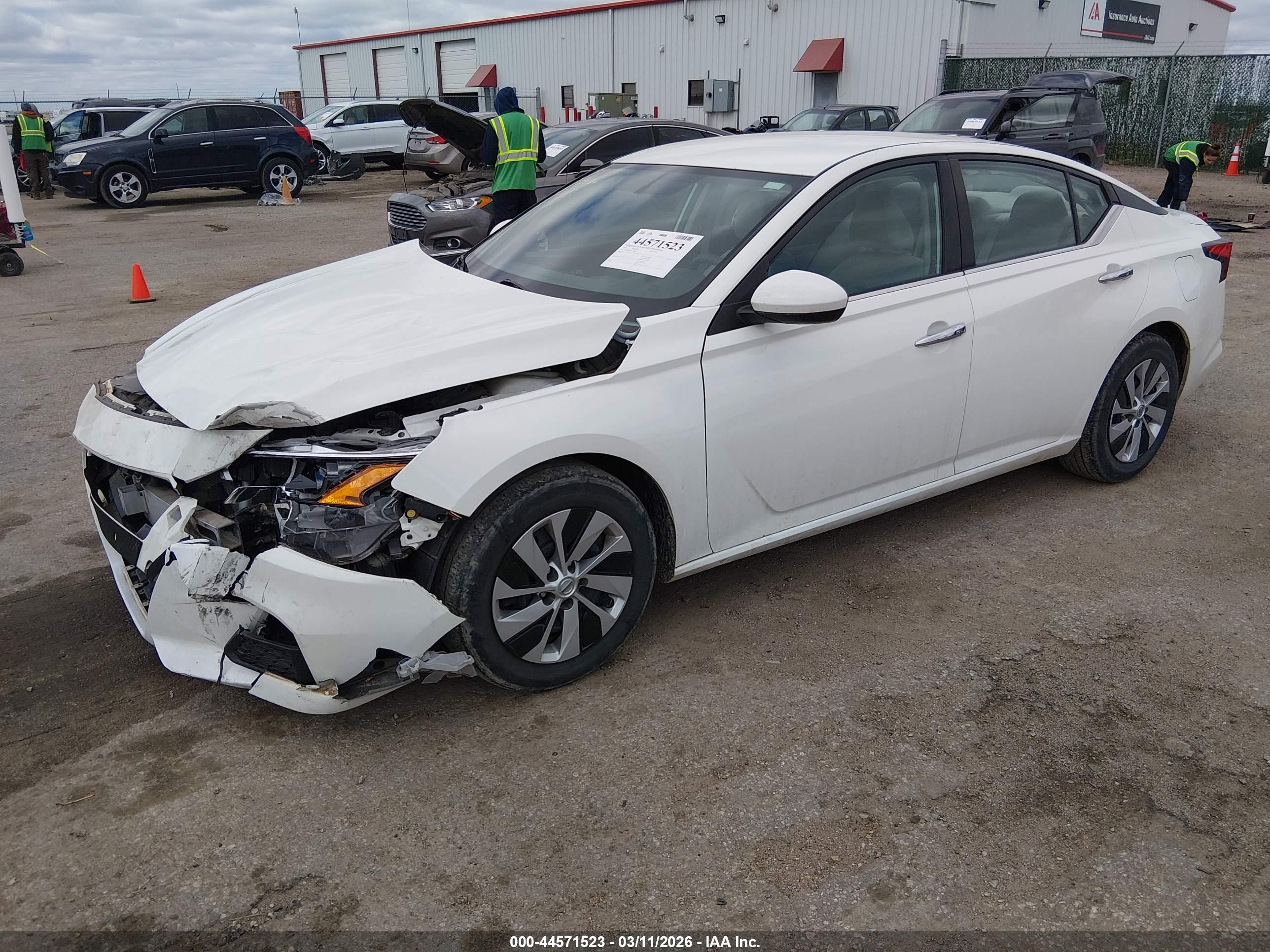 NISSAN ALTIMA image 2