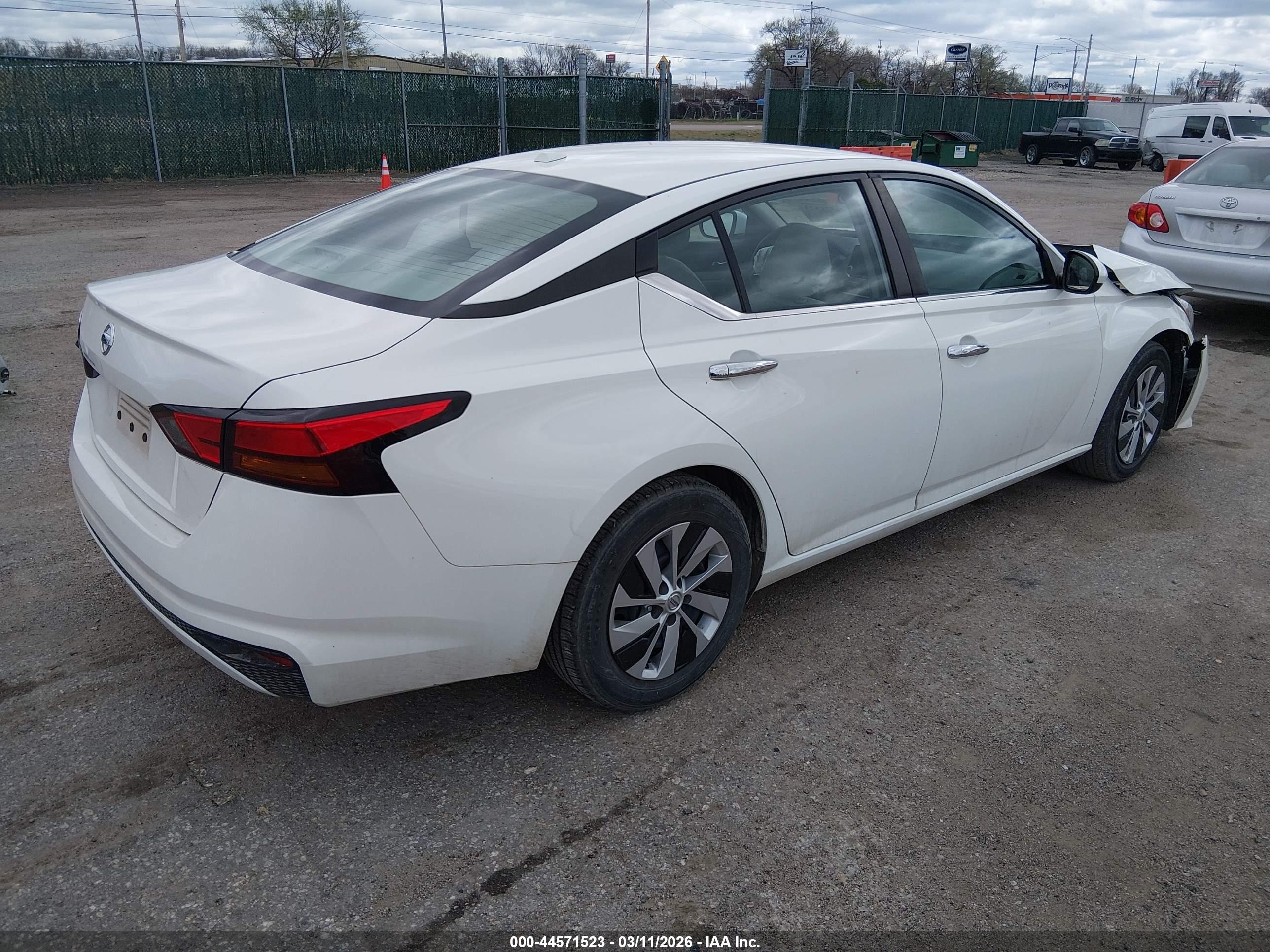 NISSAN ALTIMA image 4