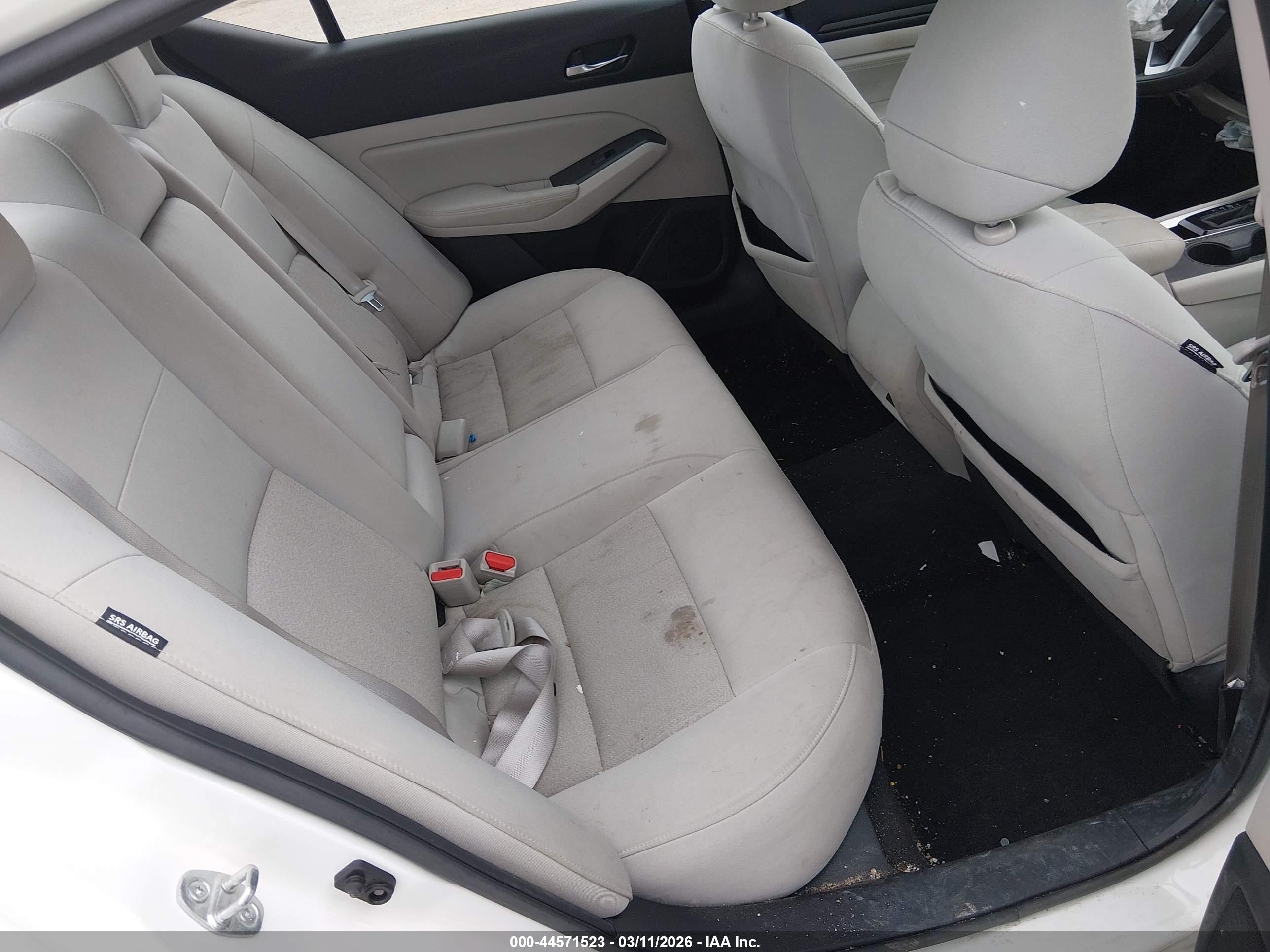 NISSAN ALTIMA image 8