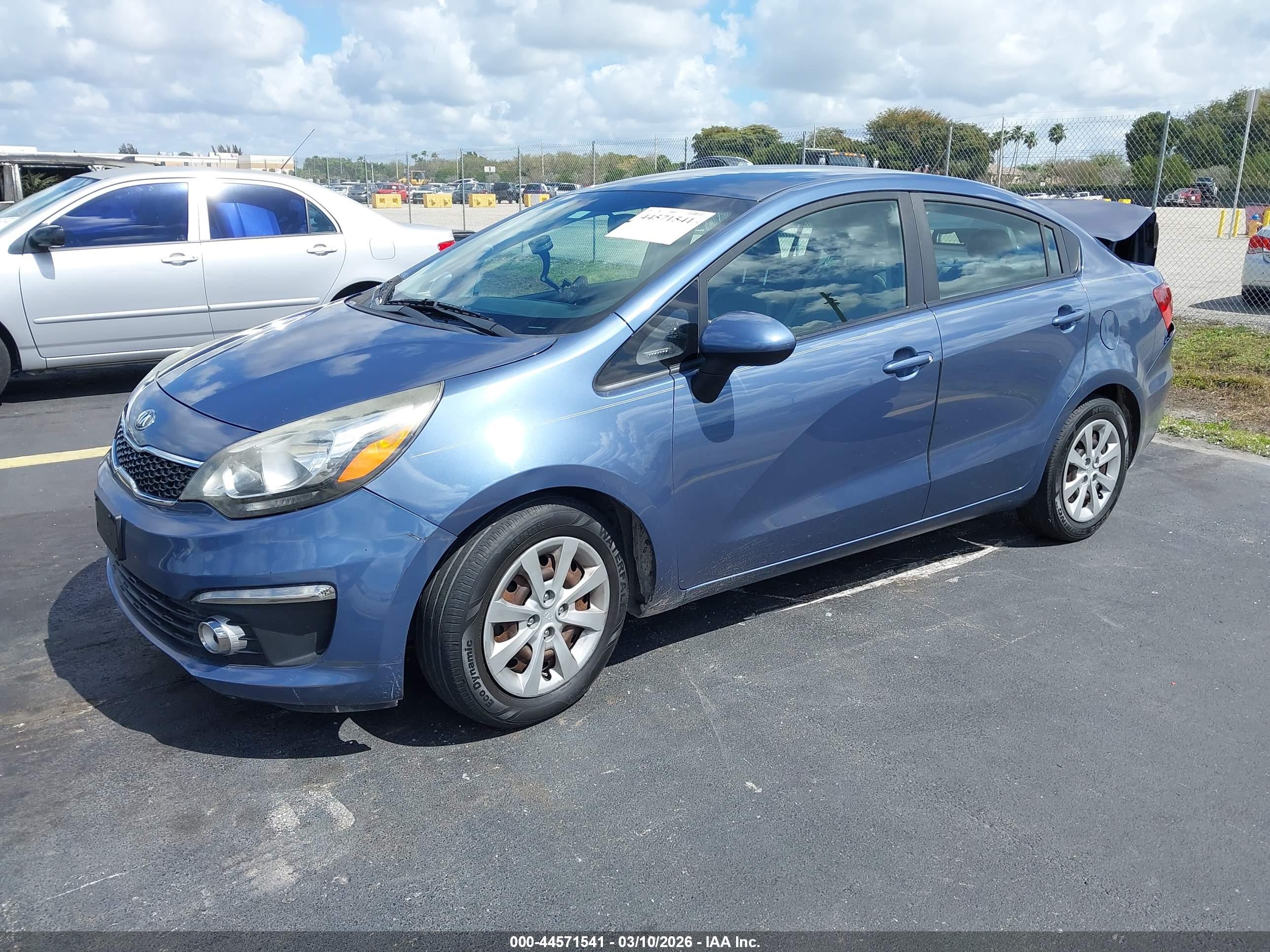 KIA RIO image 2