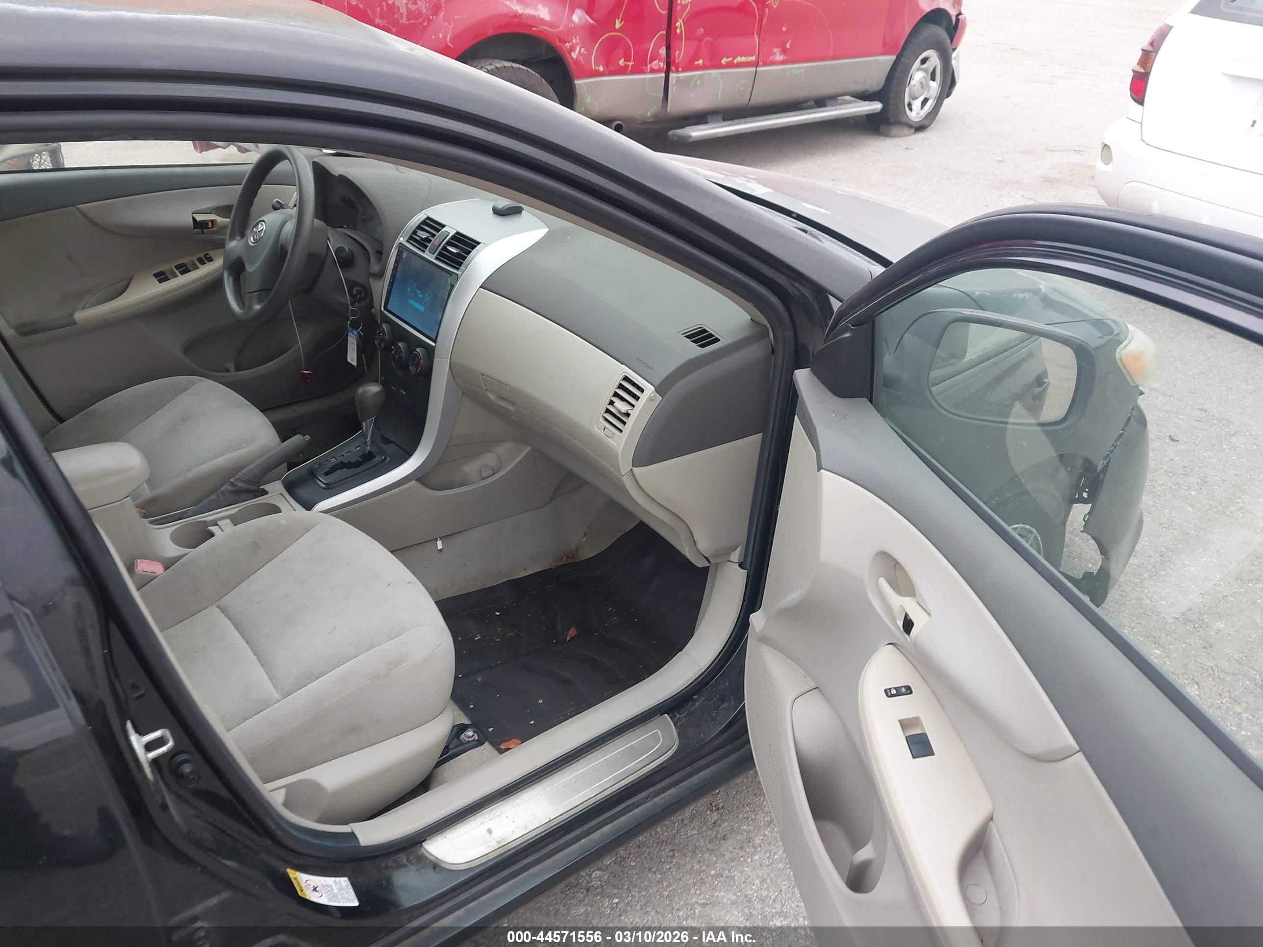 TOYOTA COROLLA image 5