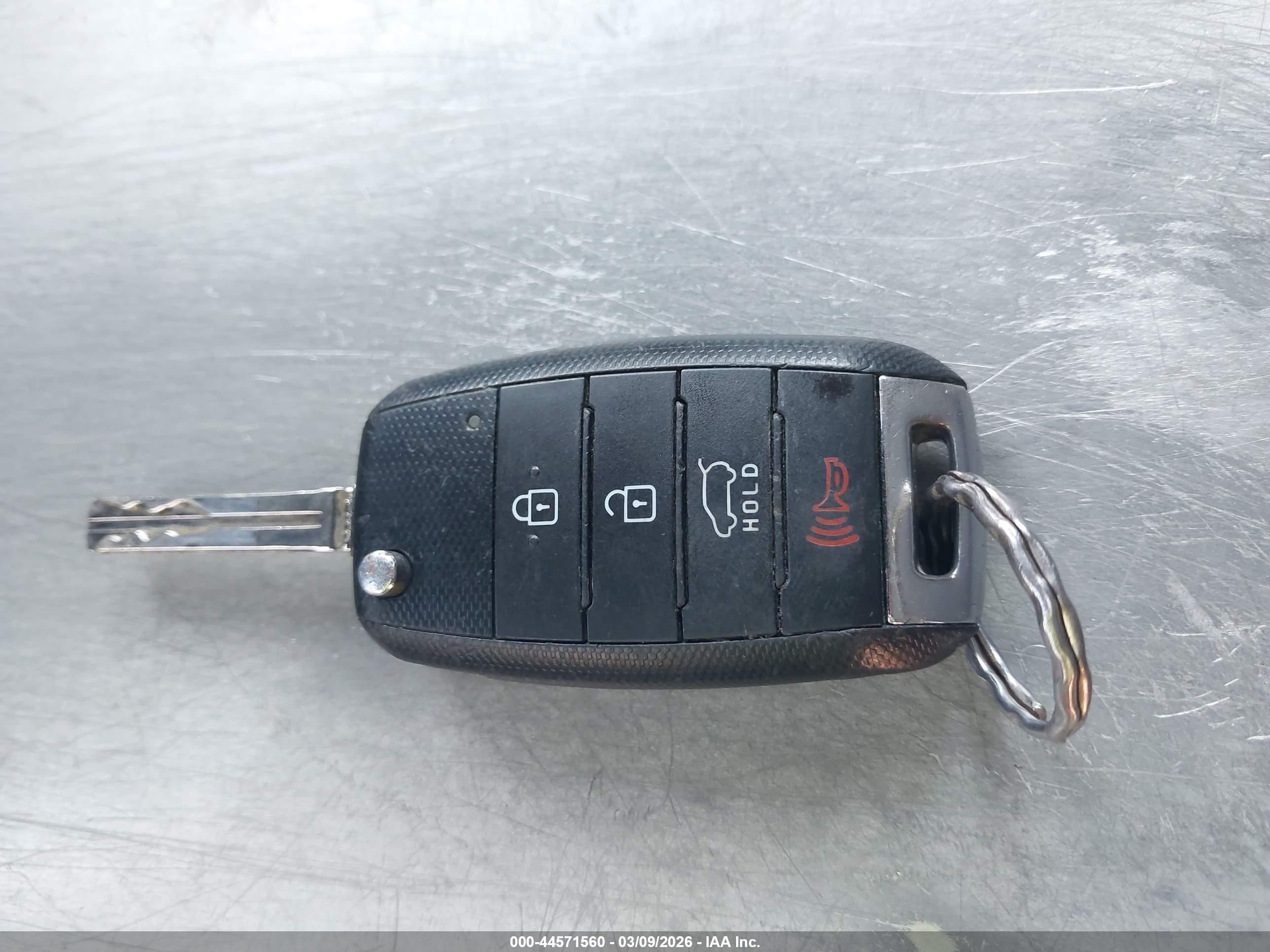 KIA SPORTAGE image 11