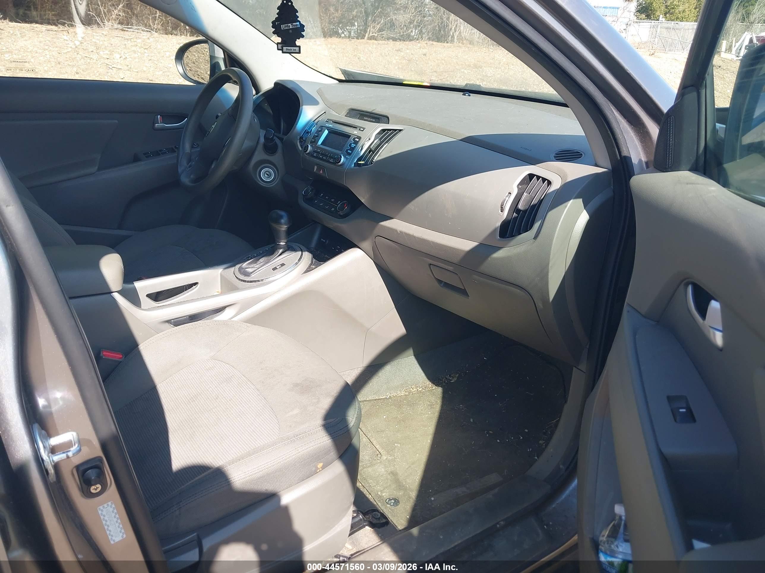 KIA SPORTAGE image 5